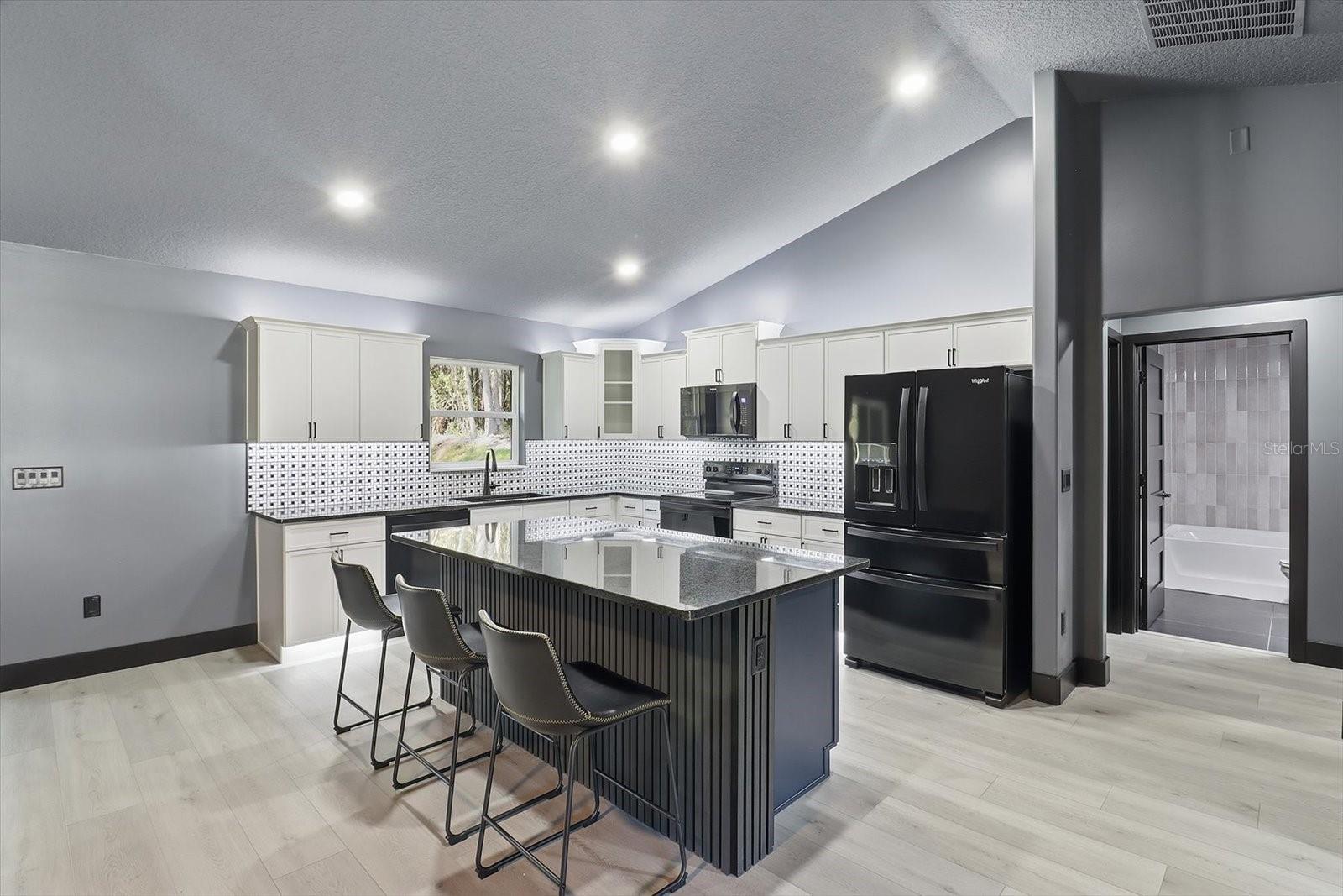 Listing photo id 8 for 9802 Athenia Drive