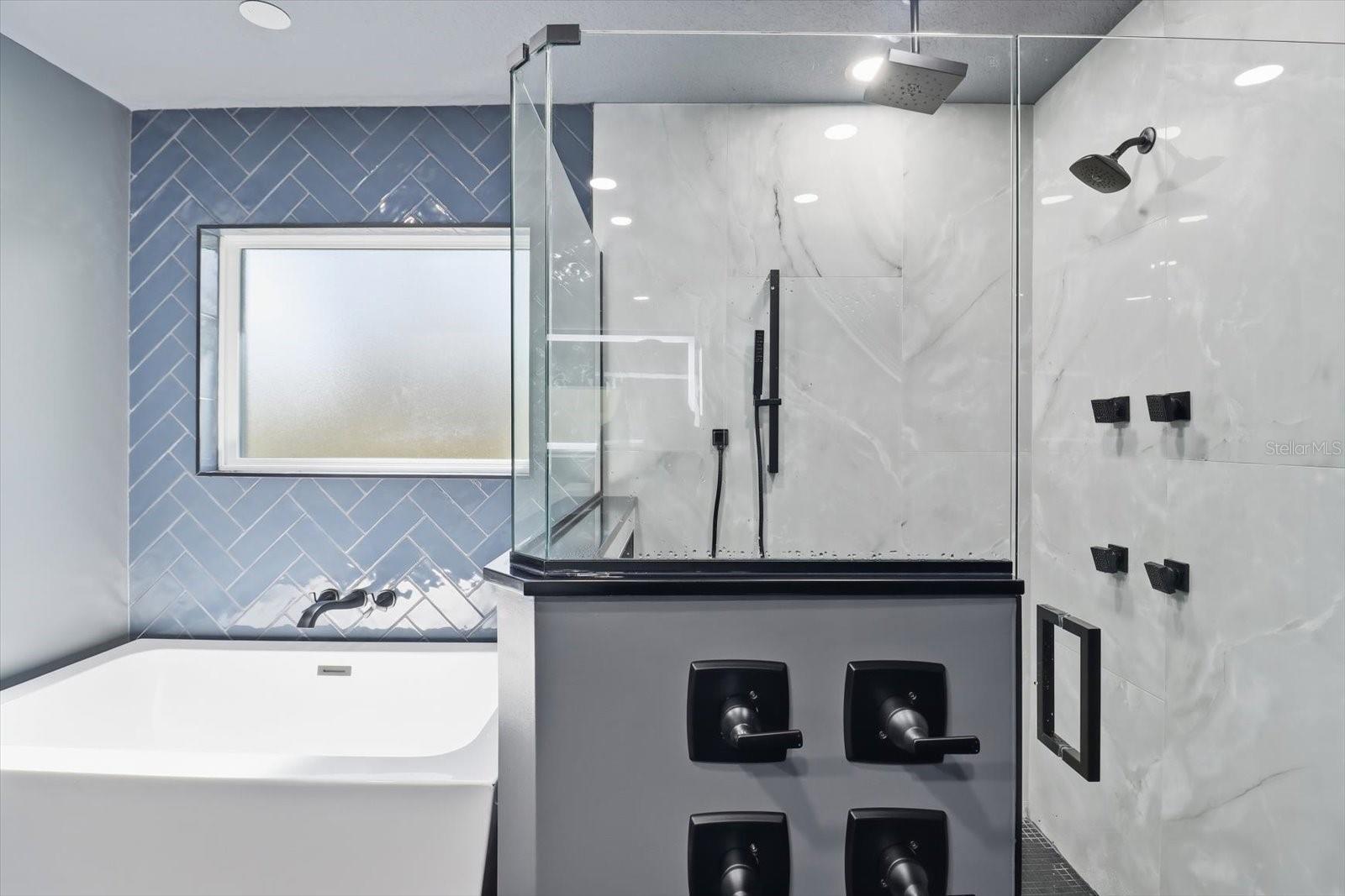 Listing photo id 20 for 9802 Athenia Drive