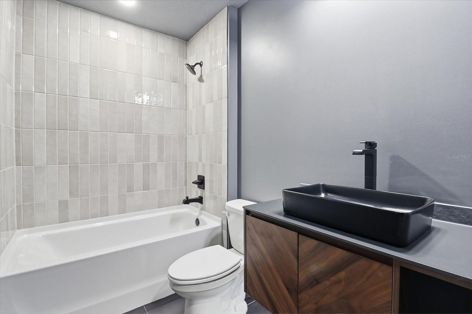 Listing photo id 23 for 9802 Athenia Drive