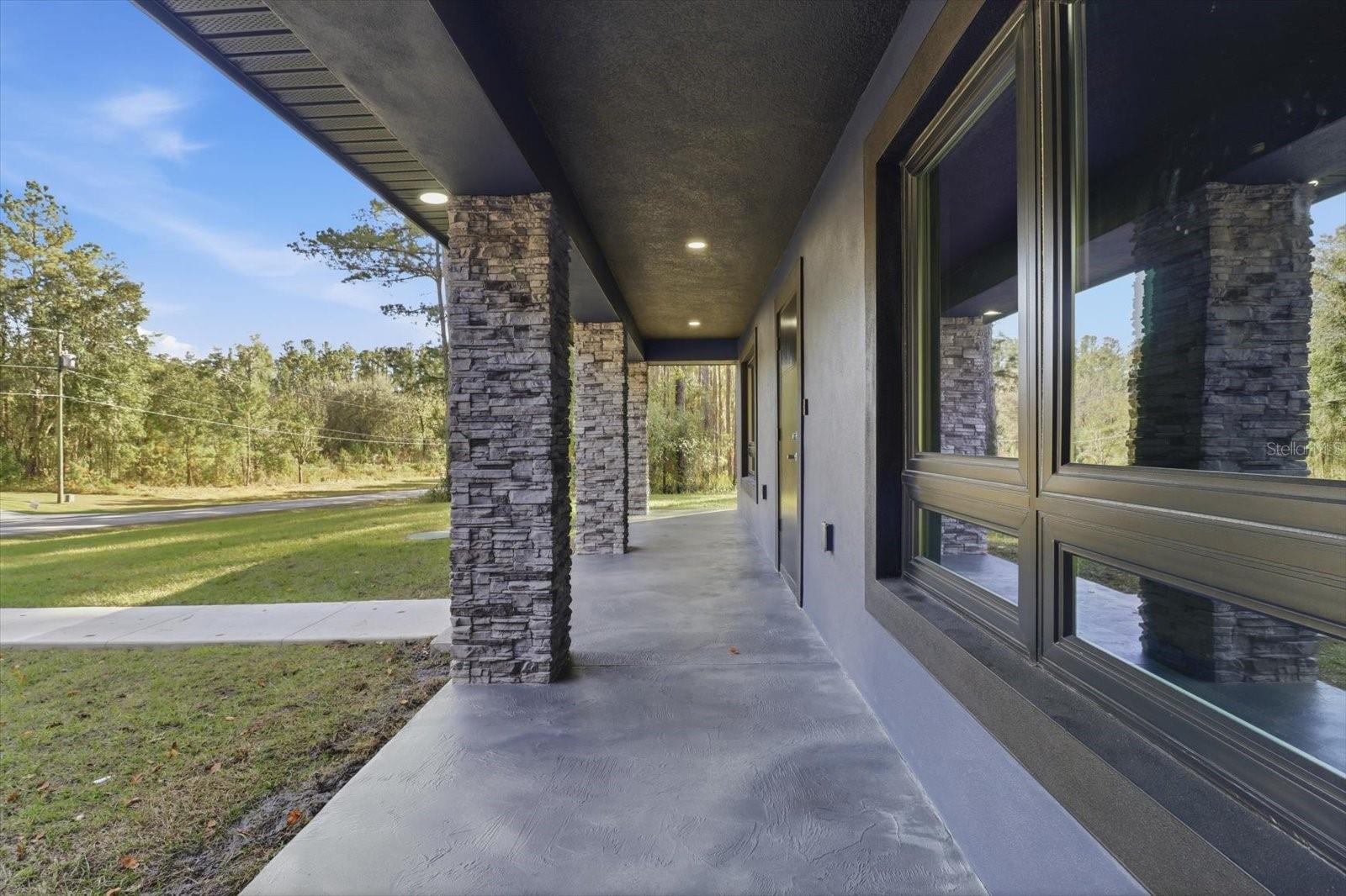 Listing photo id 38 for 9802 Athenia Drive