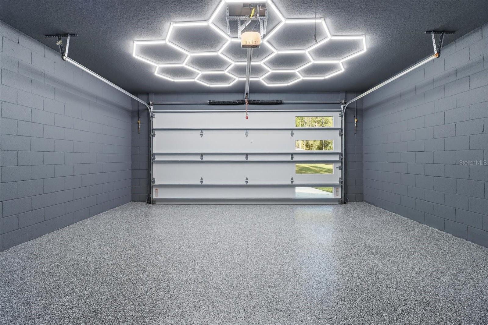 Listing photo id 43 for 9802 Athenia Drive