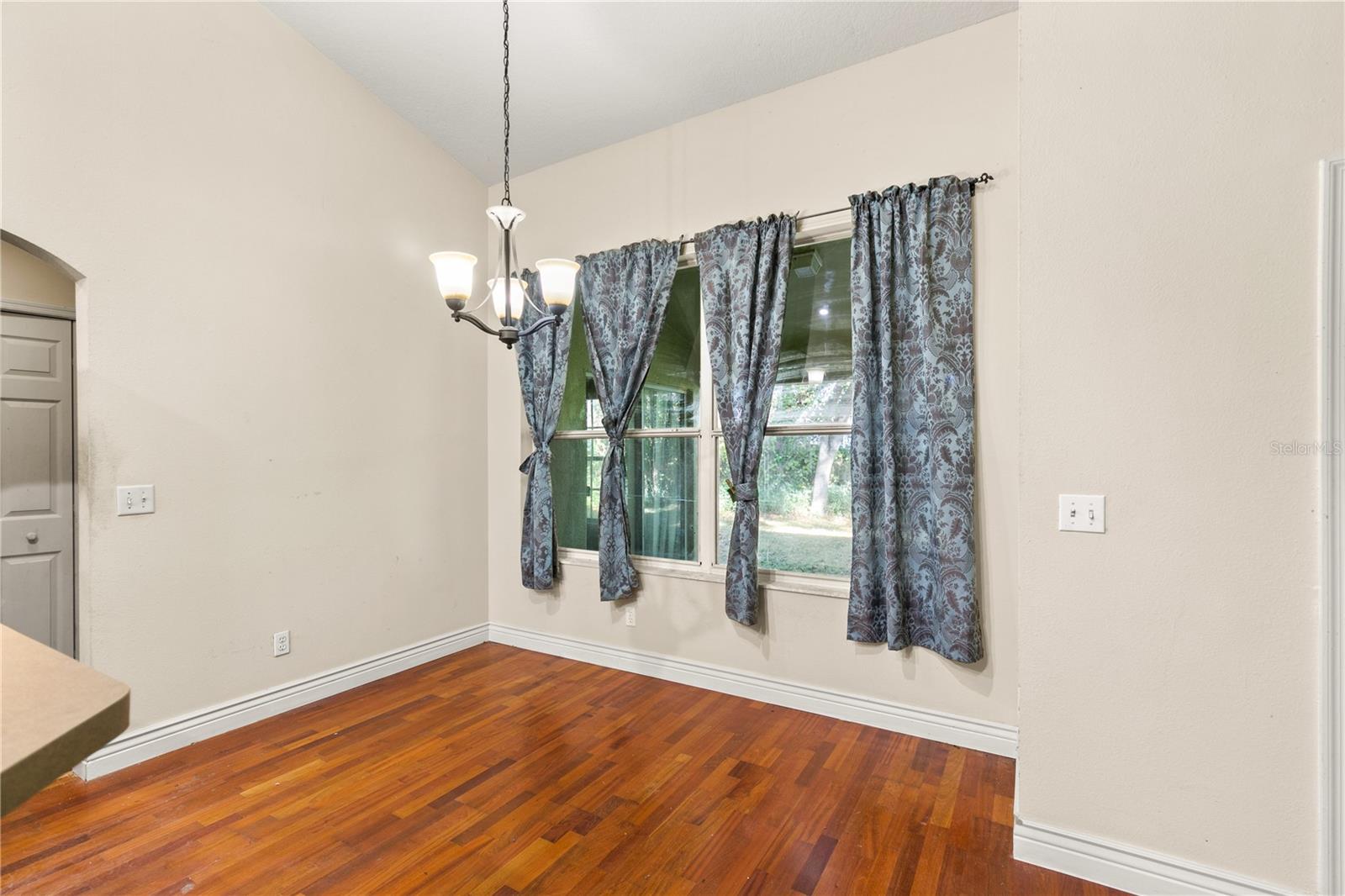 Image 10 of 28 For 1118 Crown Isle Circle