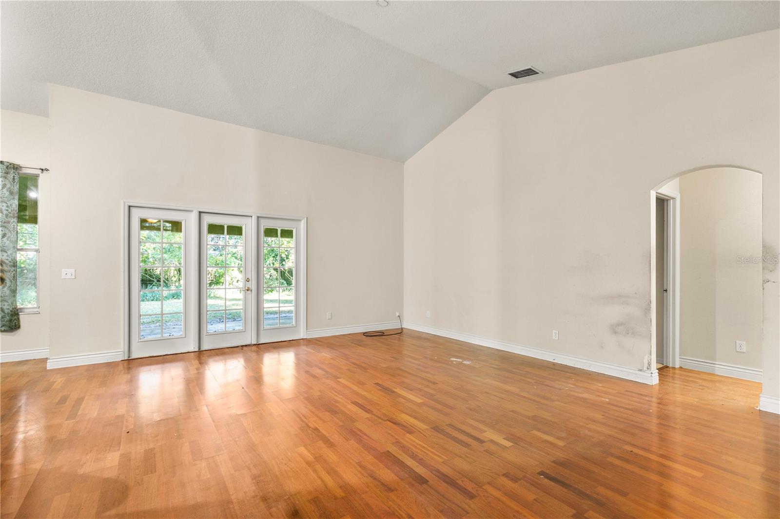 Image 11 of 28 For 1118 Crown Isle Circle