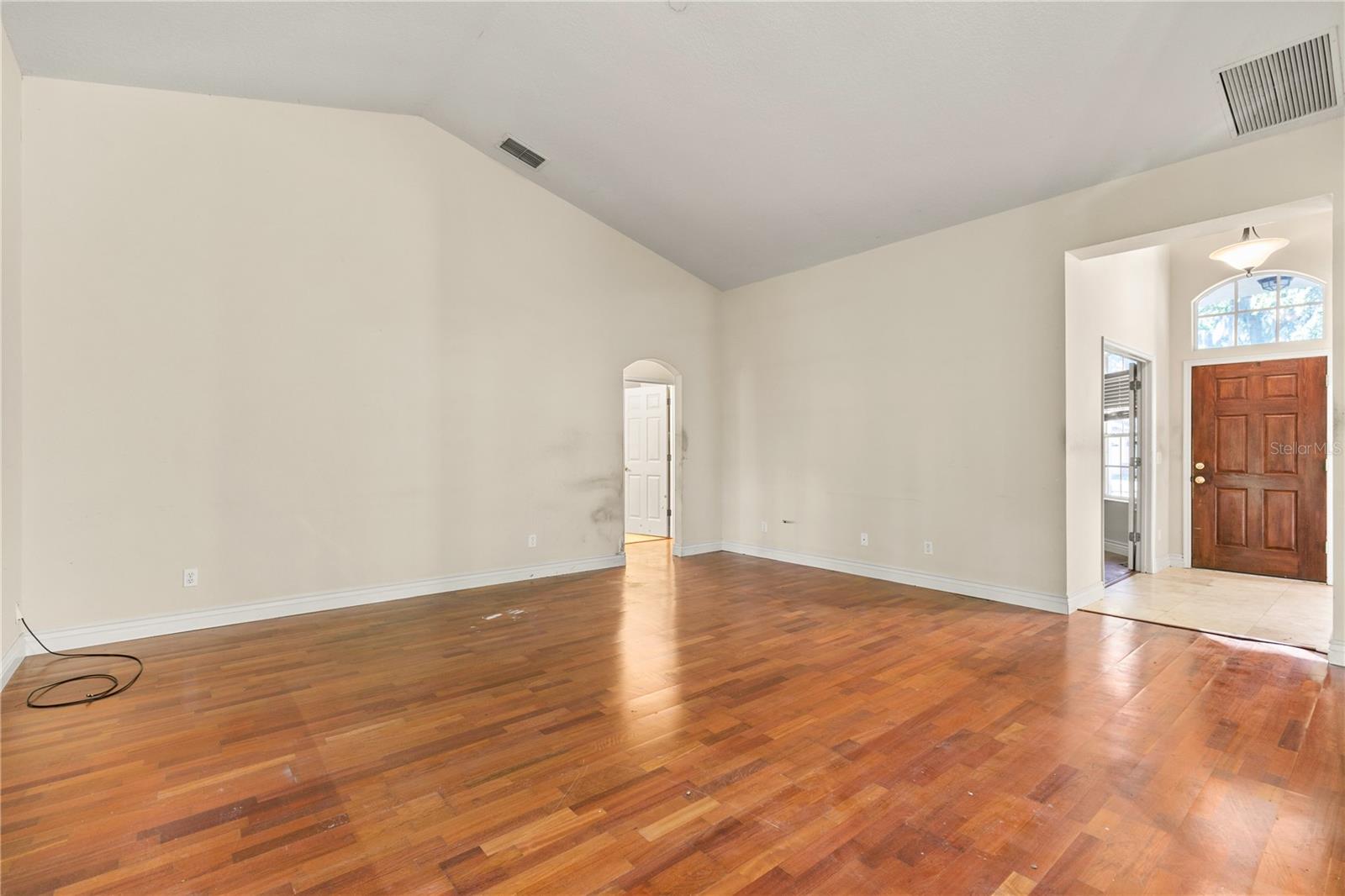 Image 12 of 28 For 1118 Crown Isle Circle