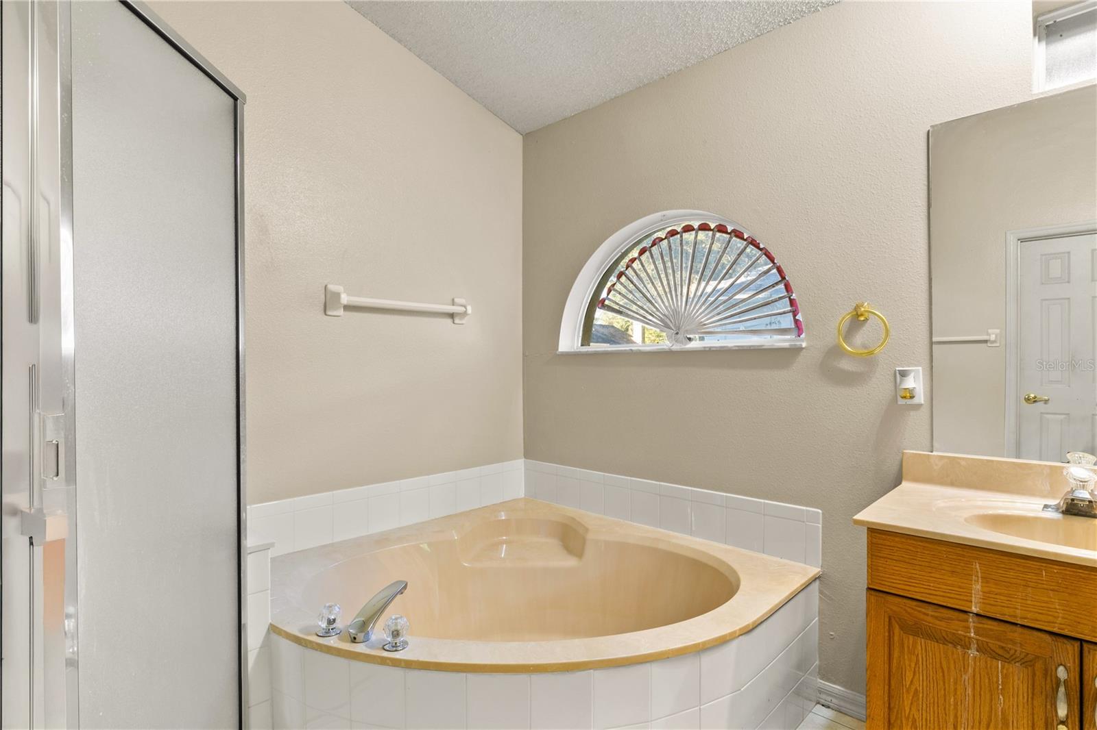 Image 18 of 28 For 1118 Crown Isle Circle