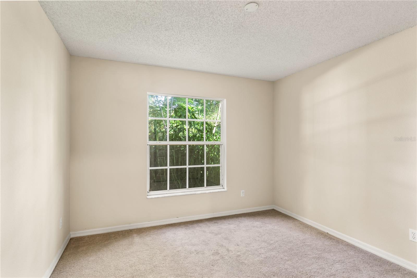 Image 22 of 28 For 1118 Crown Isle Circle