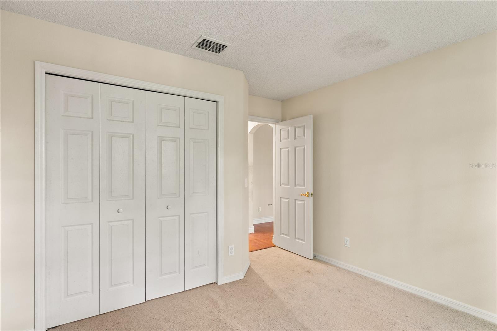 Image 23 of 28 For 1118 Crown Isle Circle