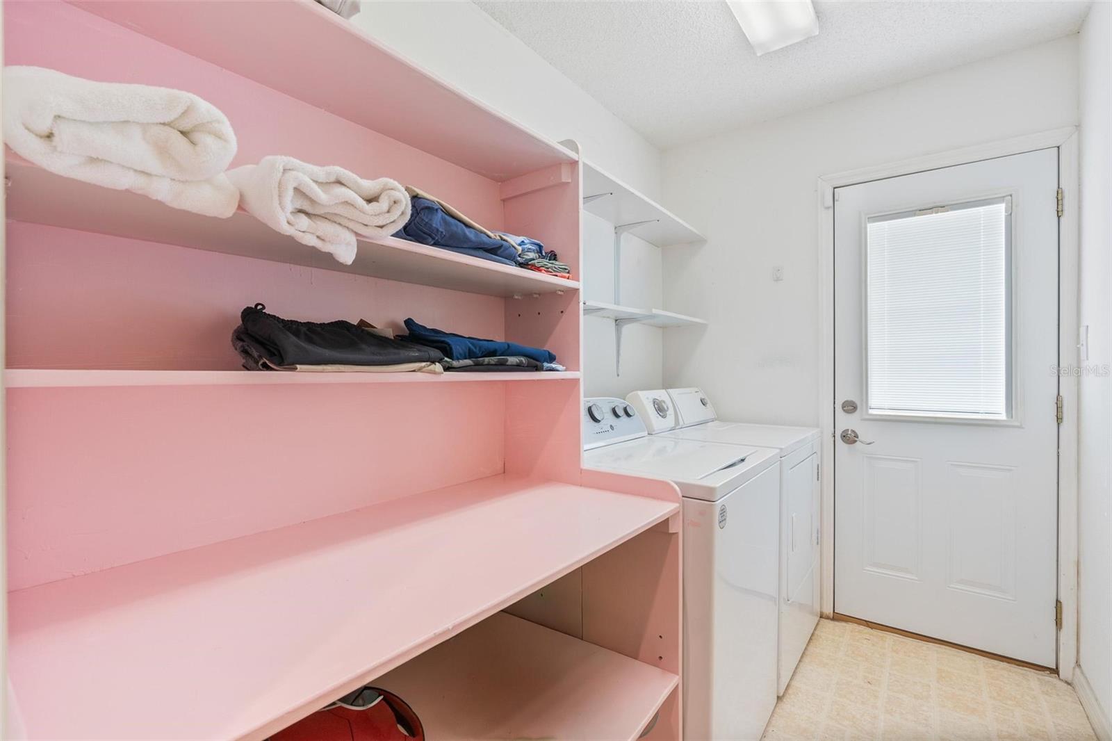 Image 23 of 41 For 6065 Magpie Drive