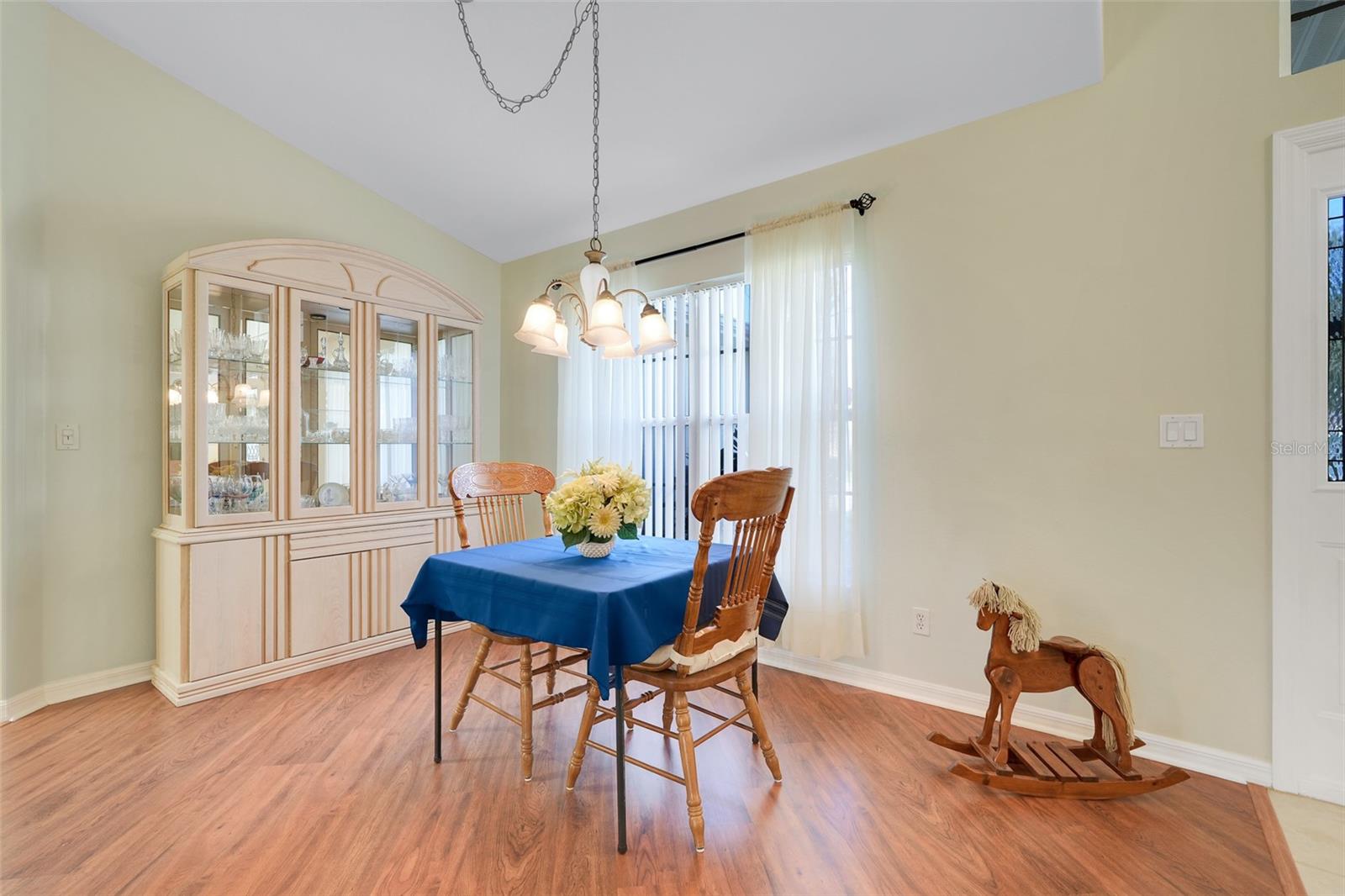 Image 17 of 49 For 5304 Fantasy Way