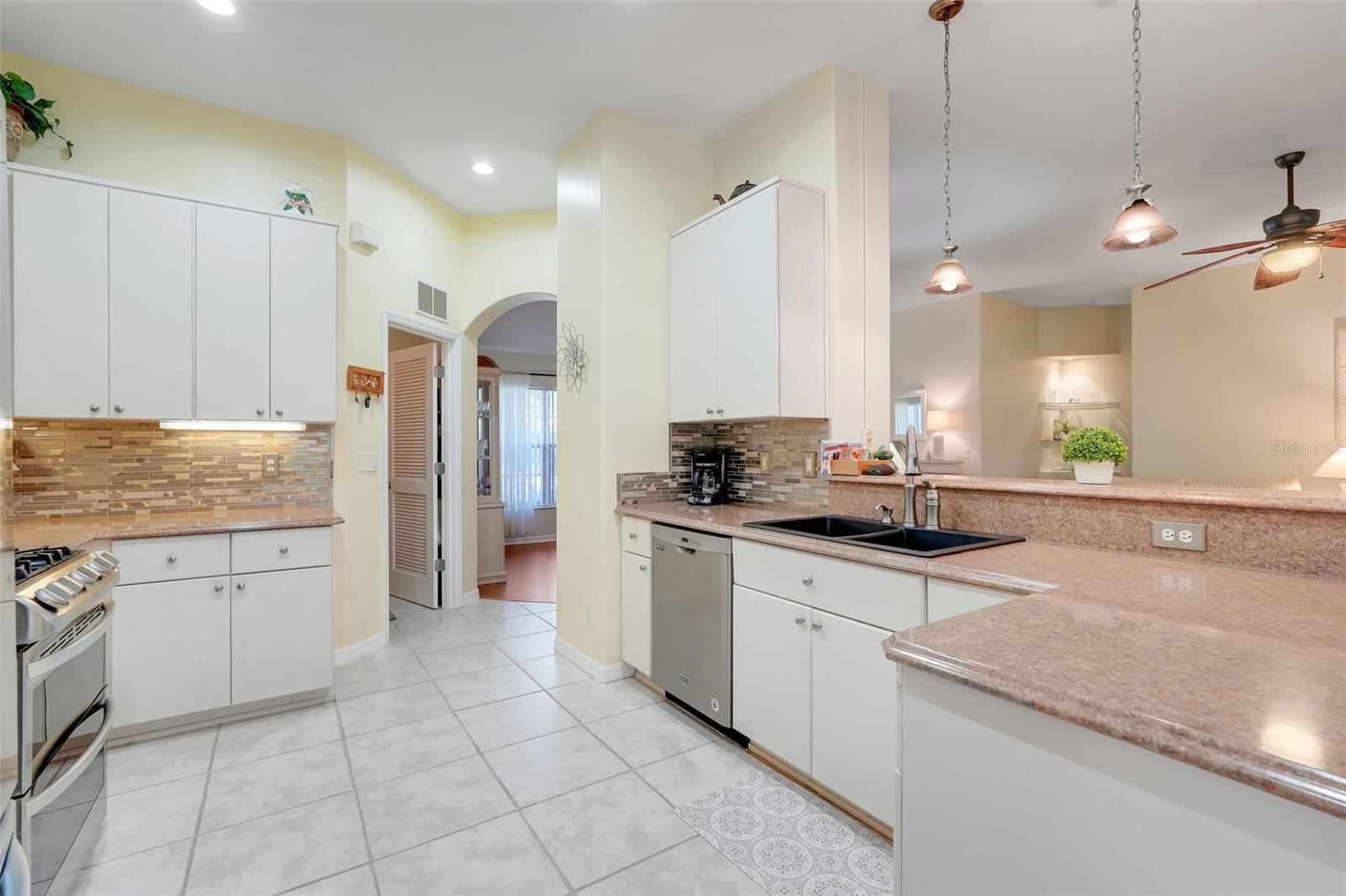 Image 19 of 49 For 5304 Fantasy Way