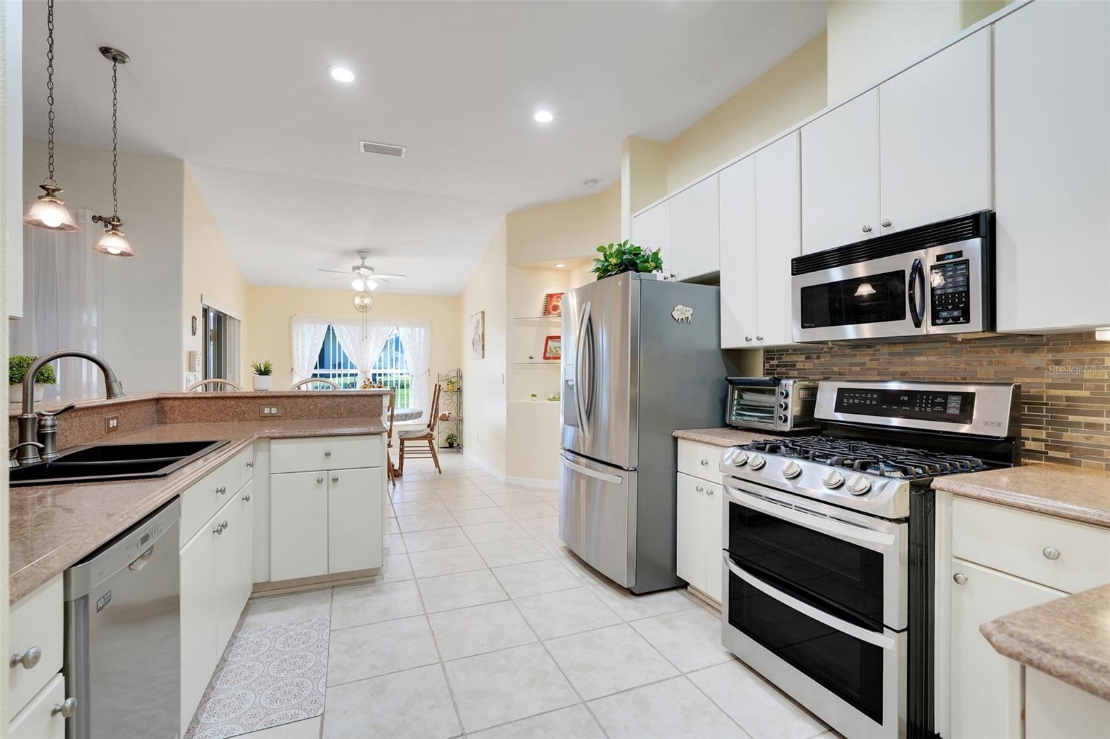 Image 2 of 49 For 5304 Fantasy Way