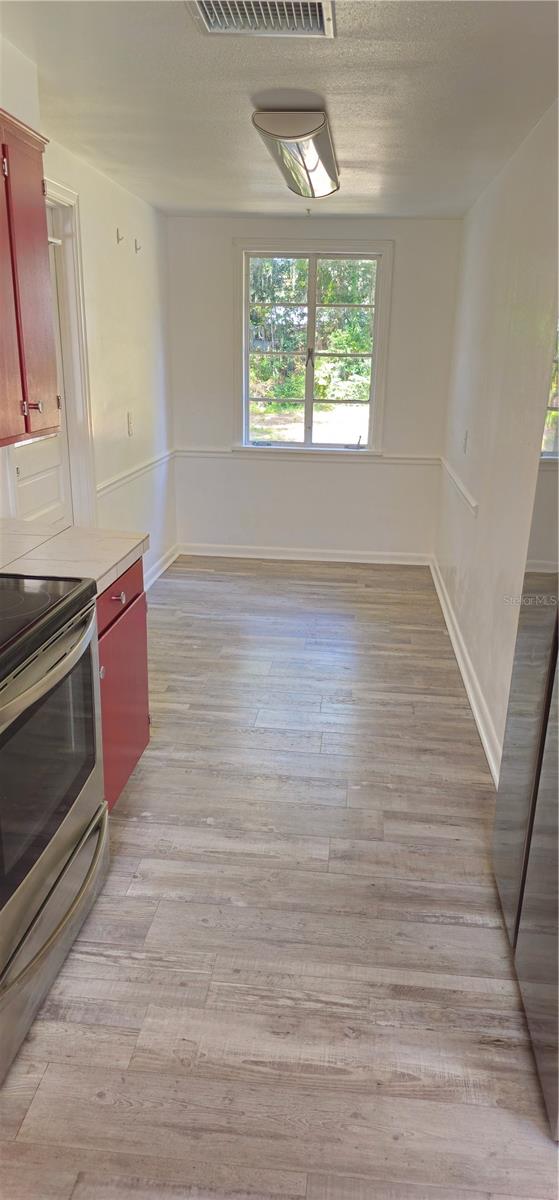 Image 4 of 9 For 917 4th Avenue