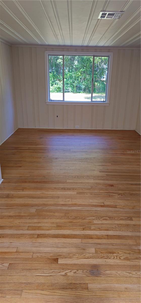 Image 5 of 9 For 917 4th Avenue