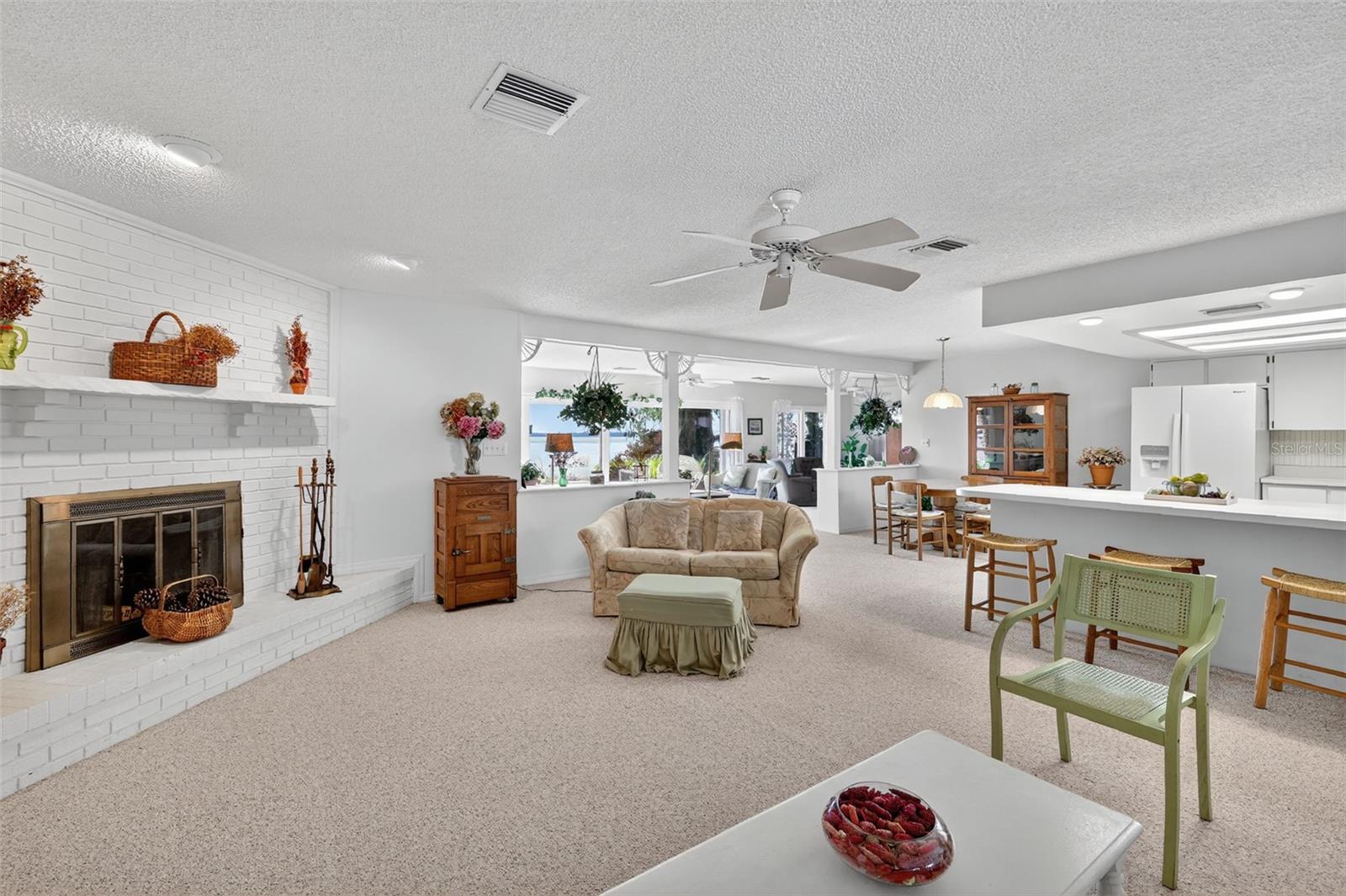 Image 11 of 47 For 32601 Lakeshore Drive