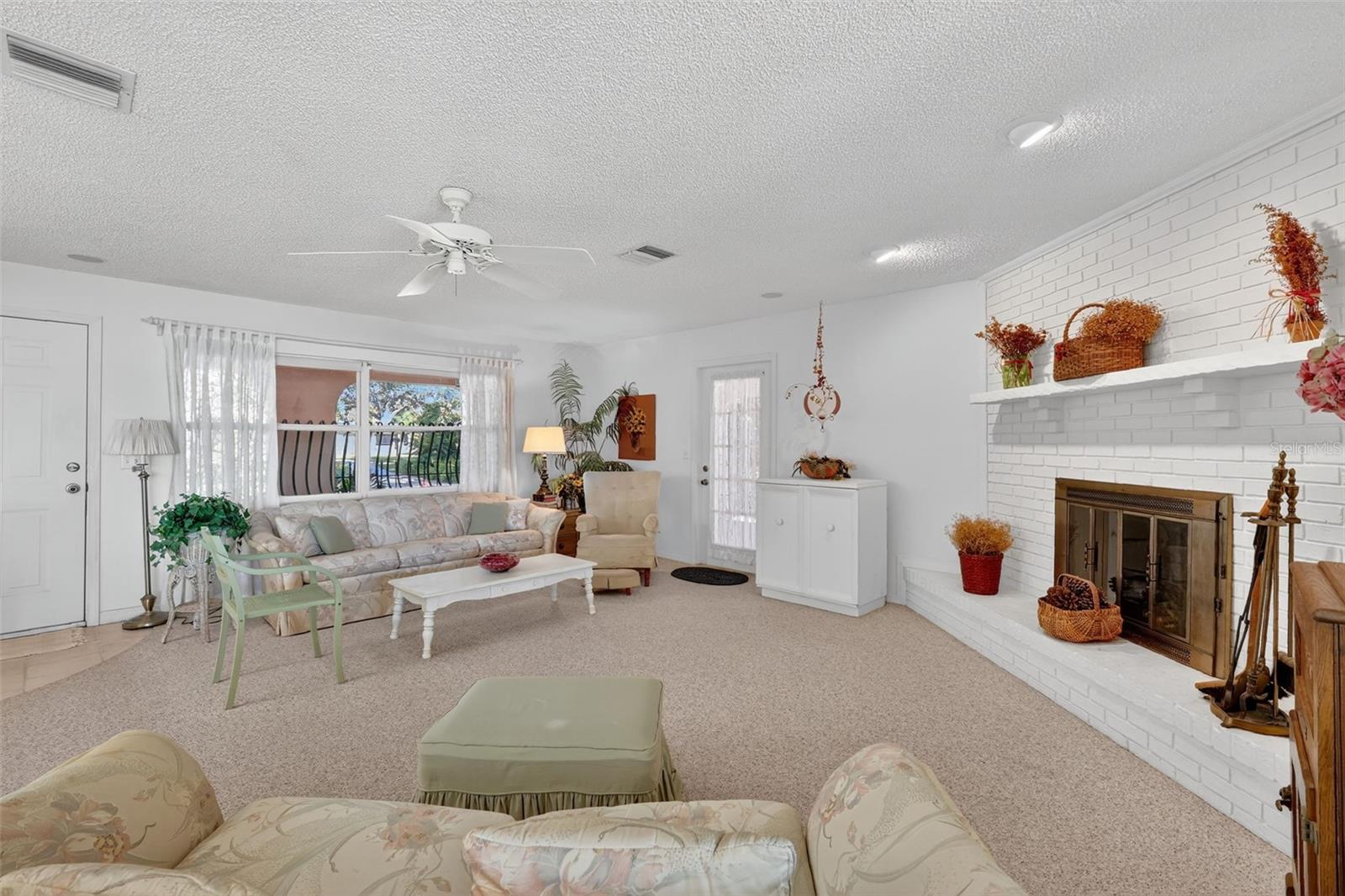 Image 12 of 47 For 32601 Lakeshore Drive