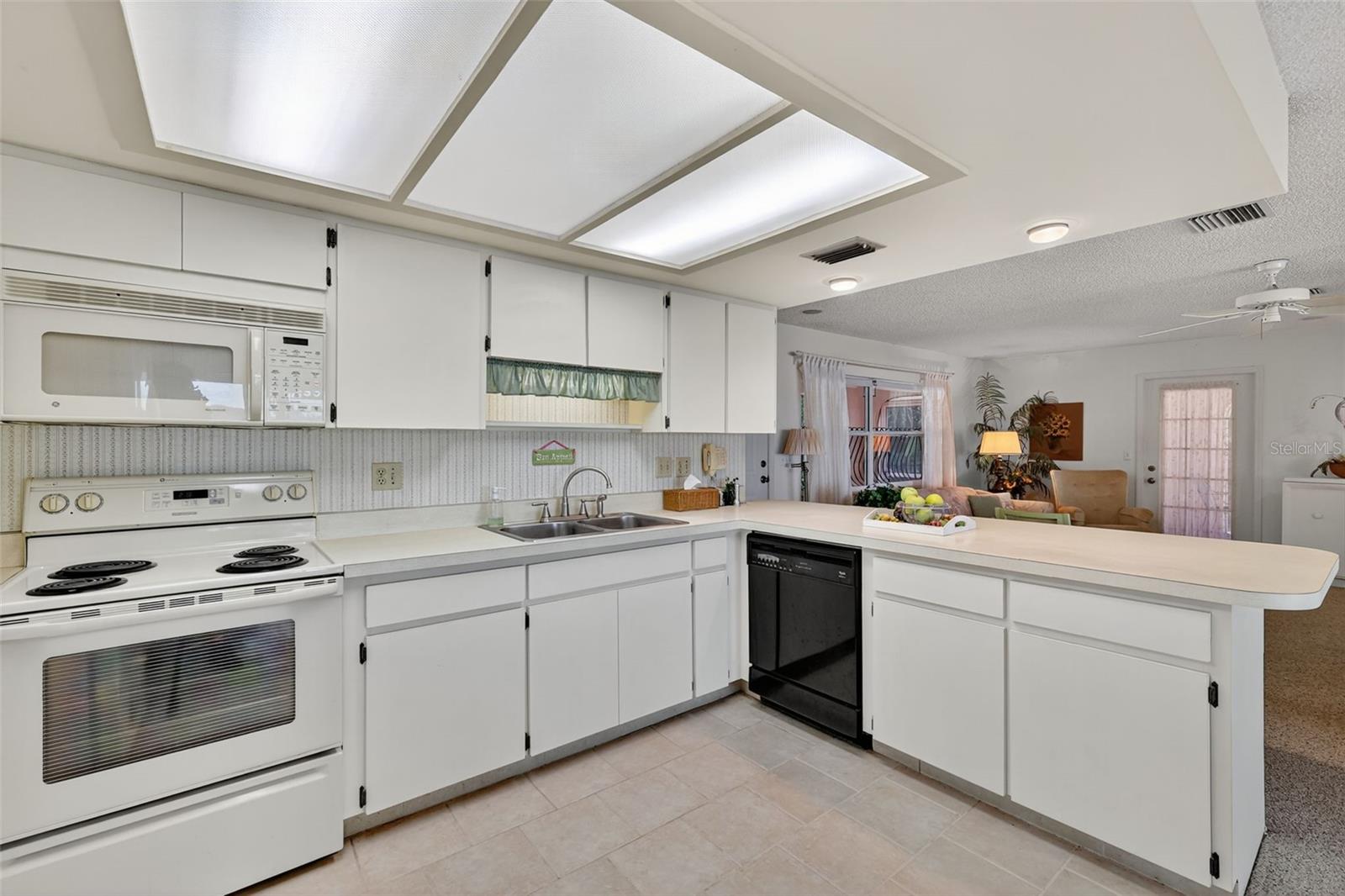 Image 15 of 47 For 32601 Lakeshore Drive