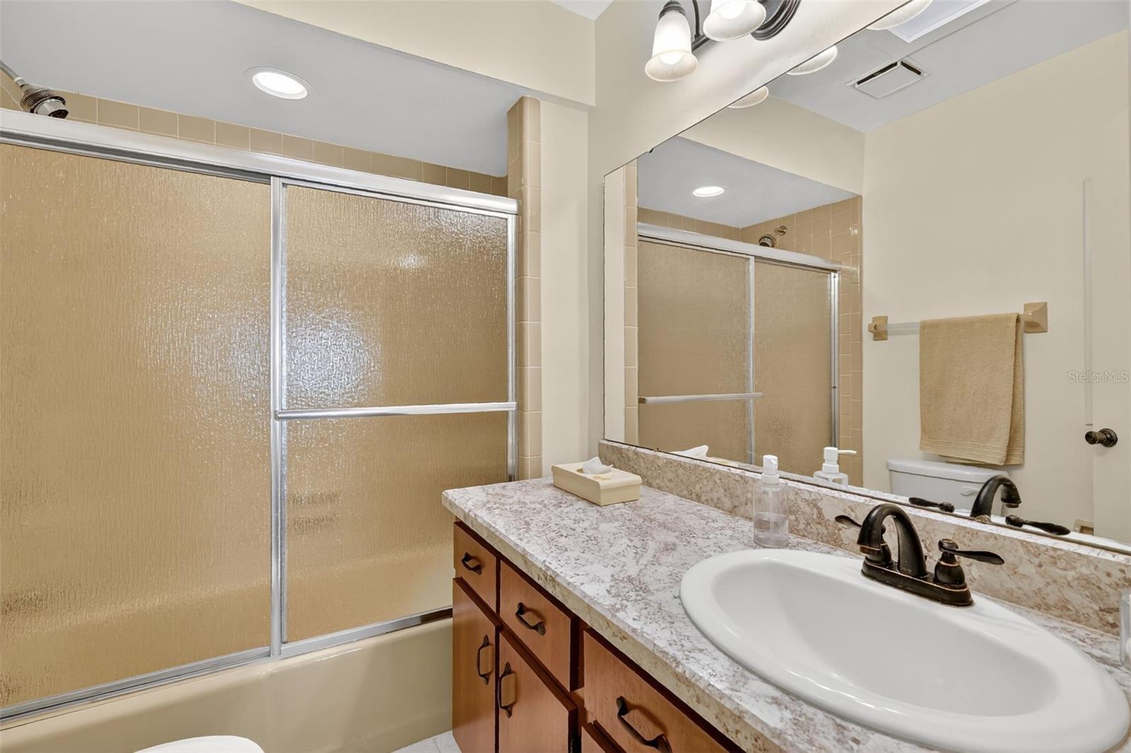 Image 27 of 47 For 32601 Lakeshore Drive