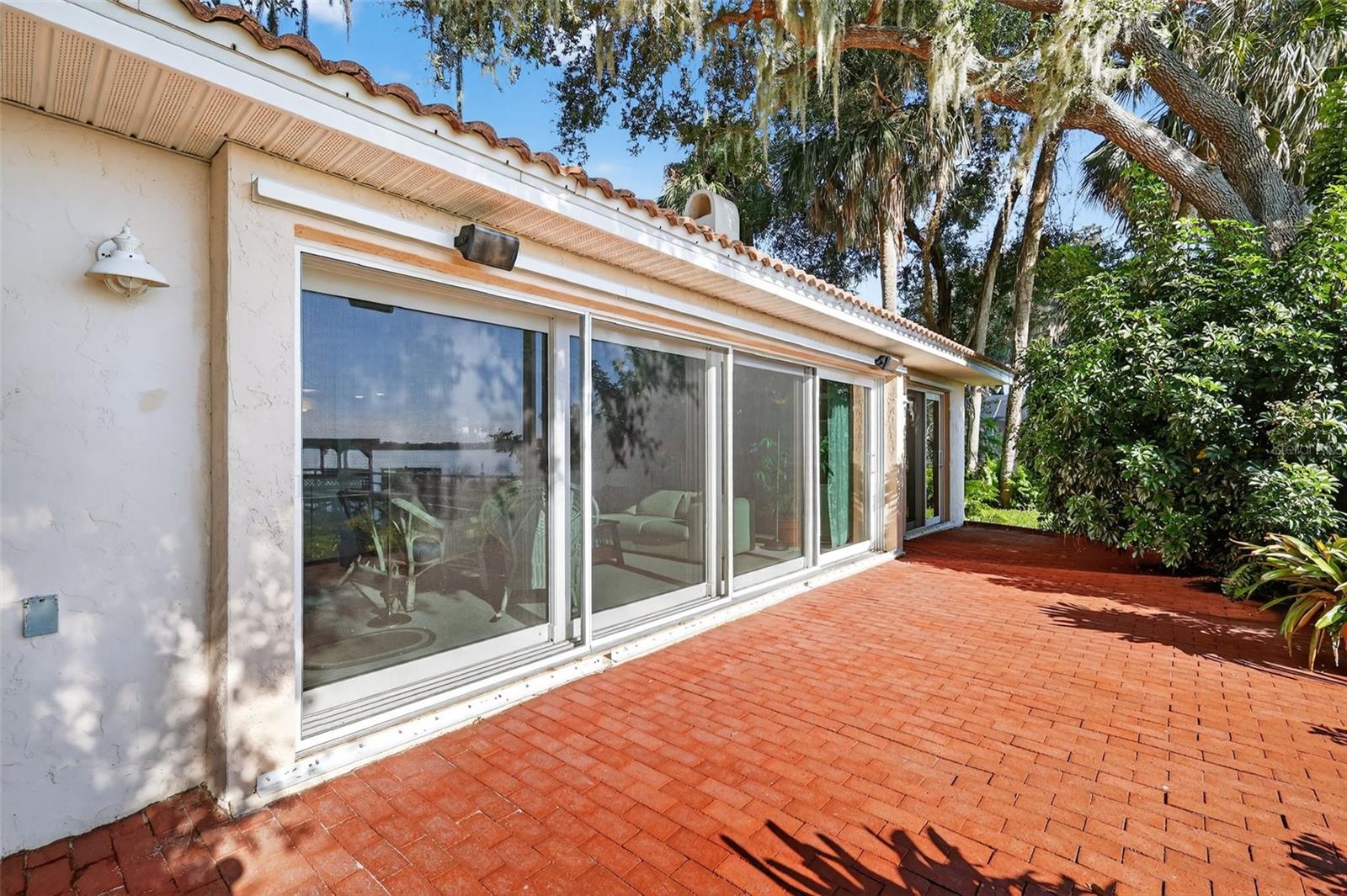 Image 33 of 47 For 32601 Lakeshore Drive