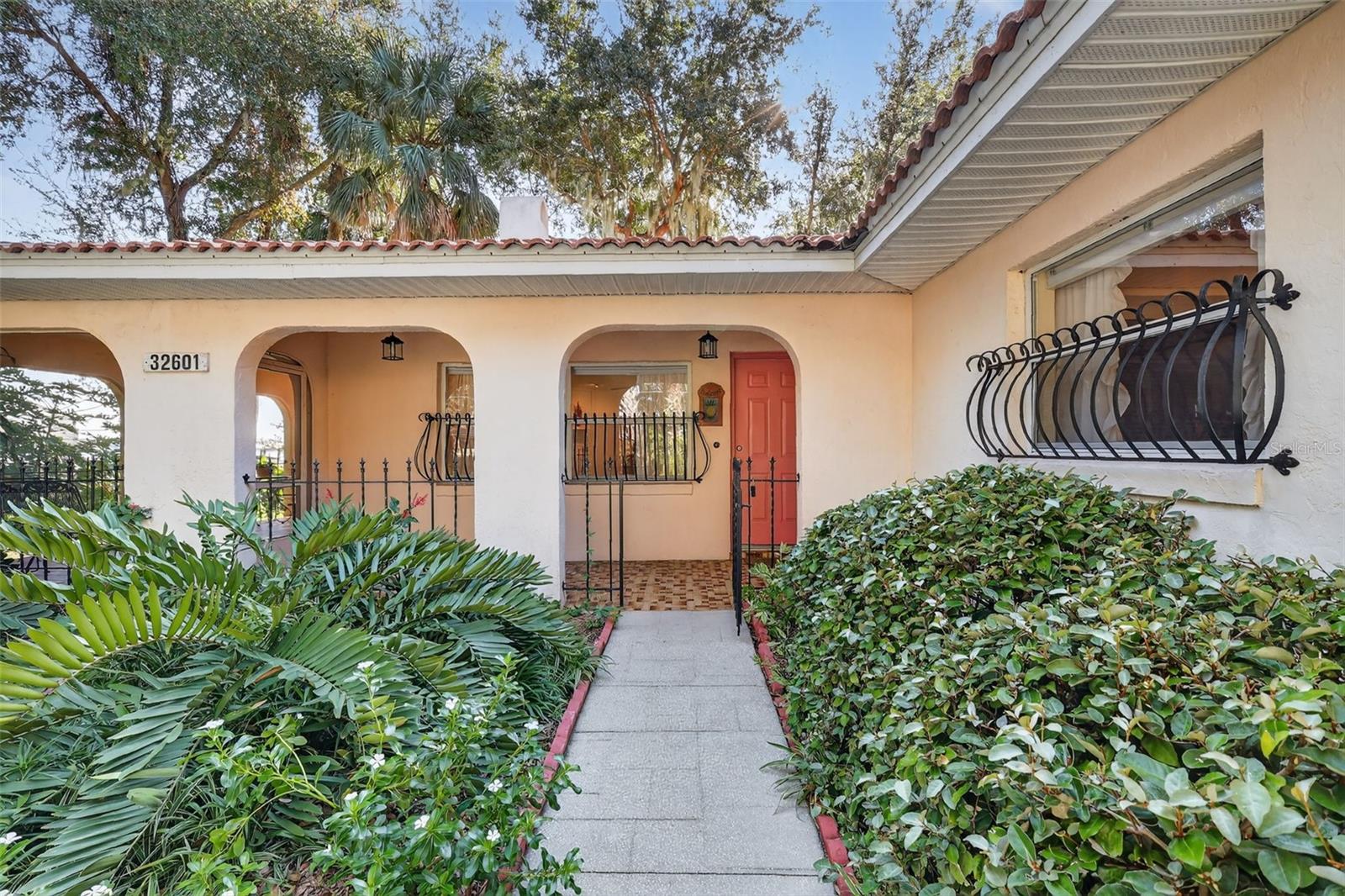 Image 4 of 47 For 32601 Lakeshore Drive