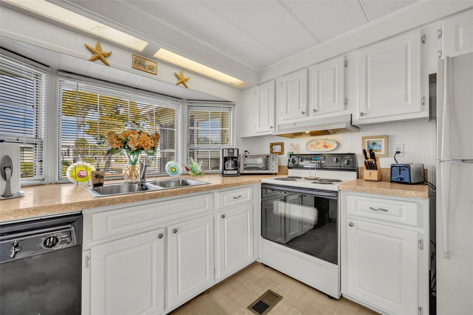 Image 10 of 26 For 173 Paradise N