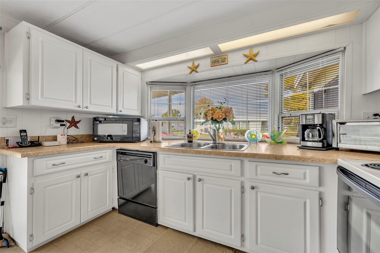 Image 11 of 26 For 173 Paradise N