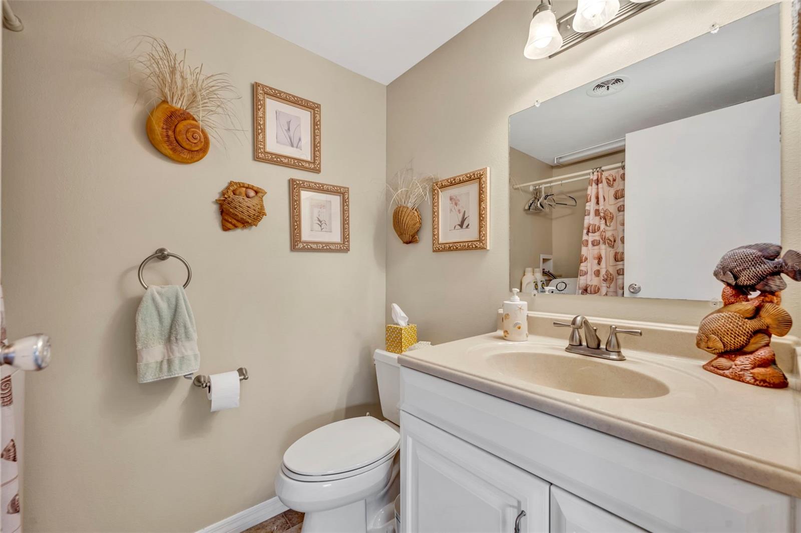 Image 17 of 26 For 173 Paradise N