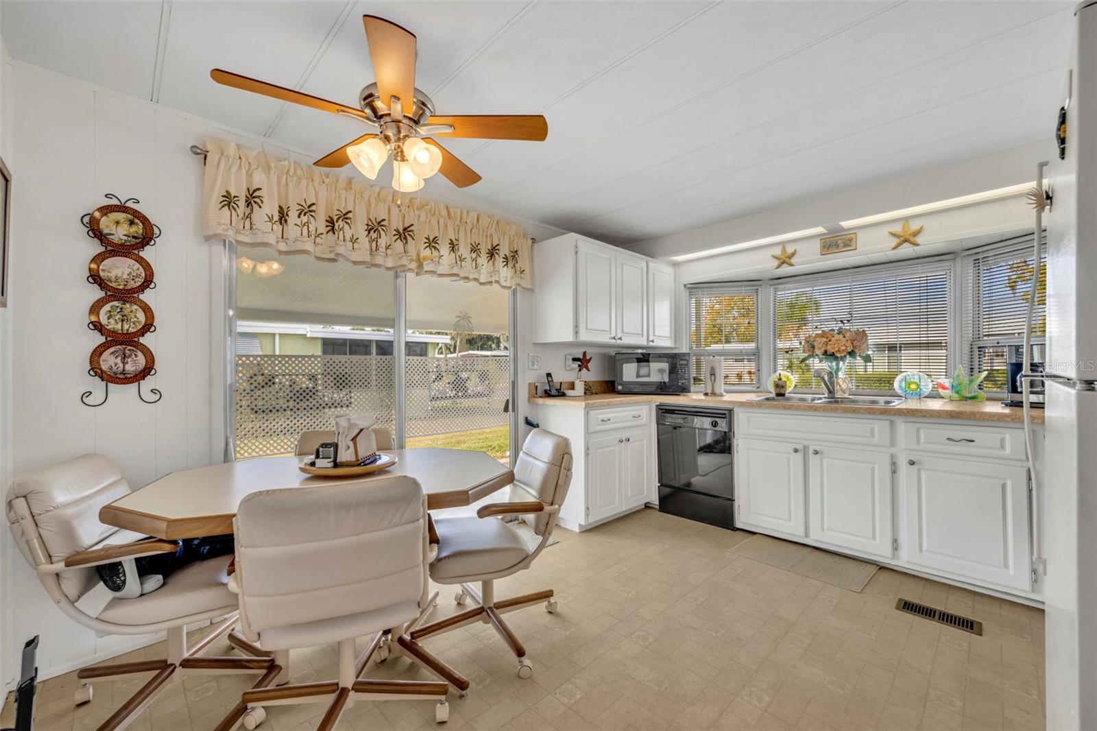 Image 7 of 26 For 173 Paradise N