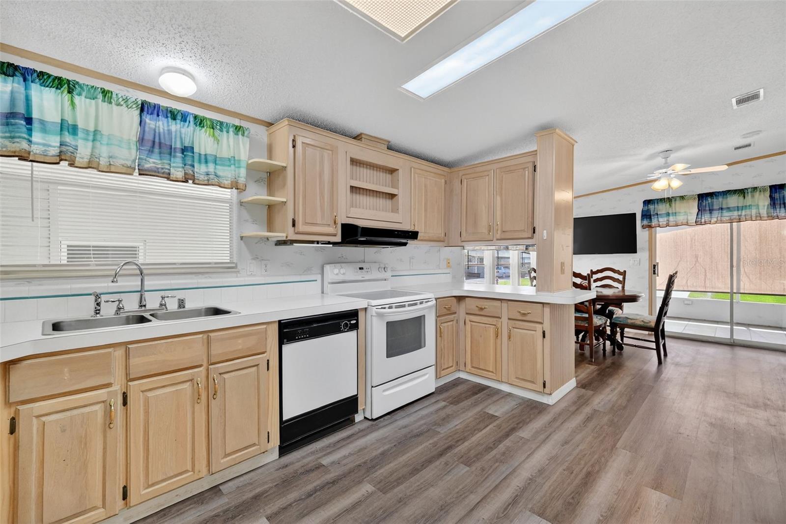 Image 10 of 34 For 3224 Manatee Road