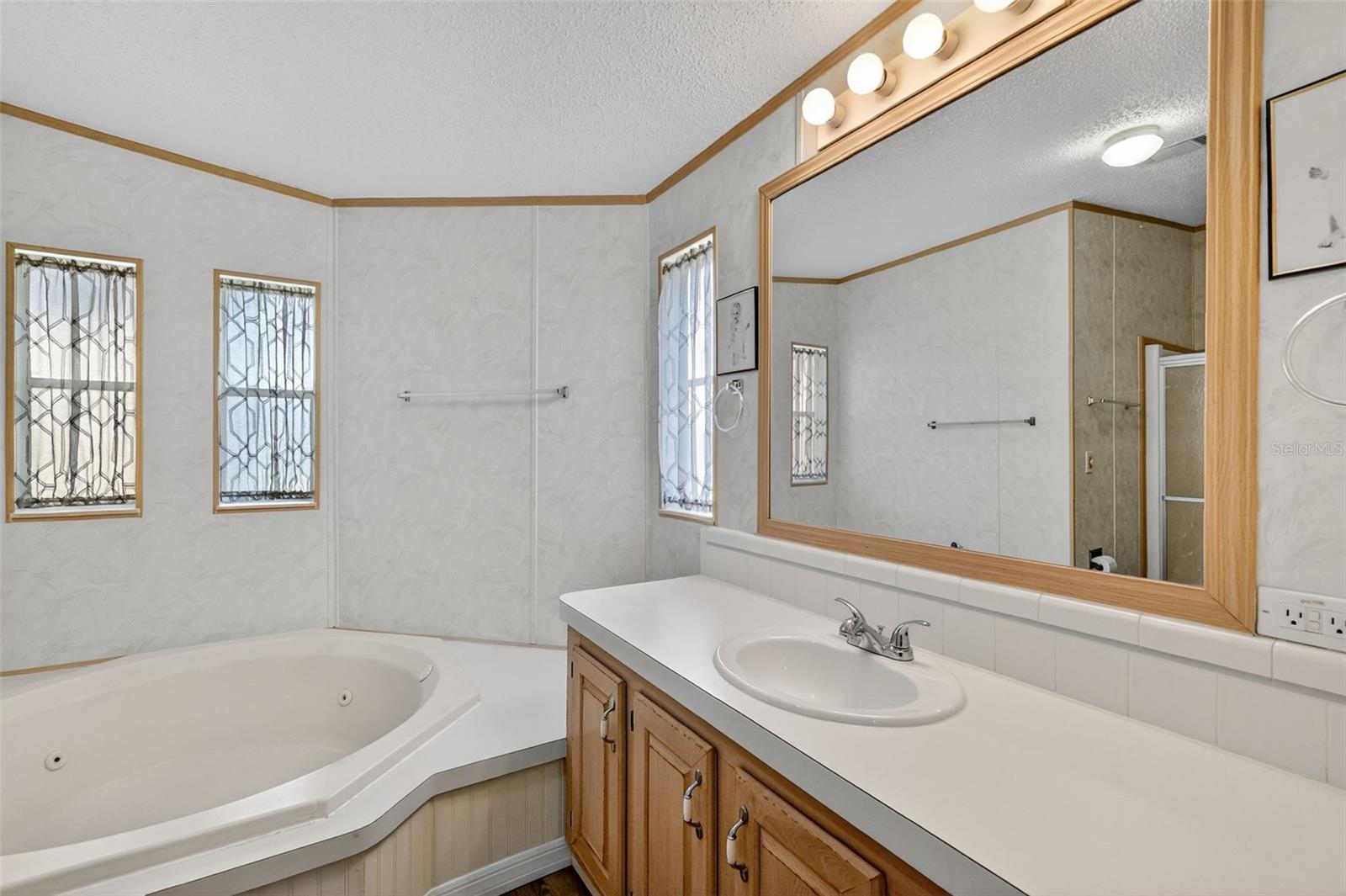 Image 18 of 34 For 3224 Manatee Road