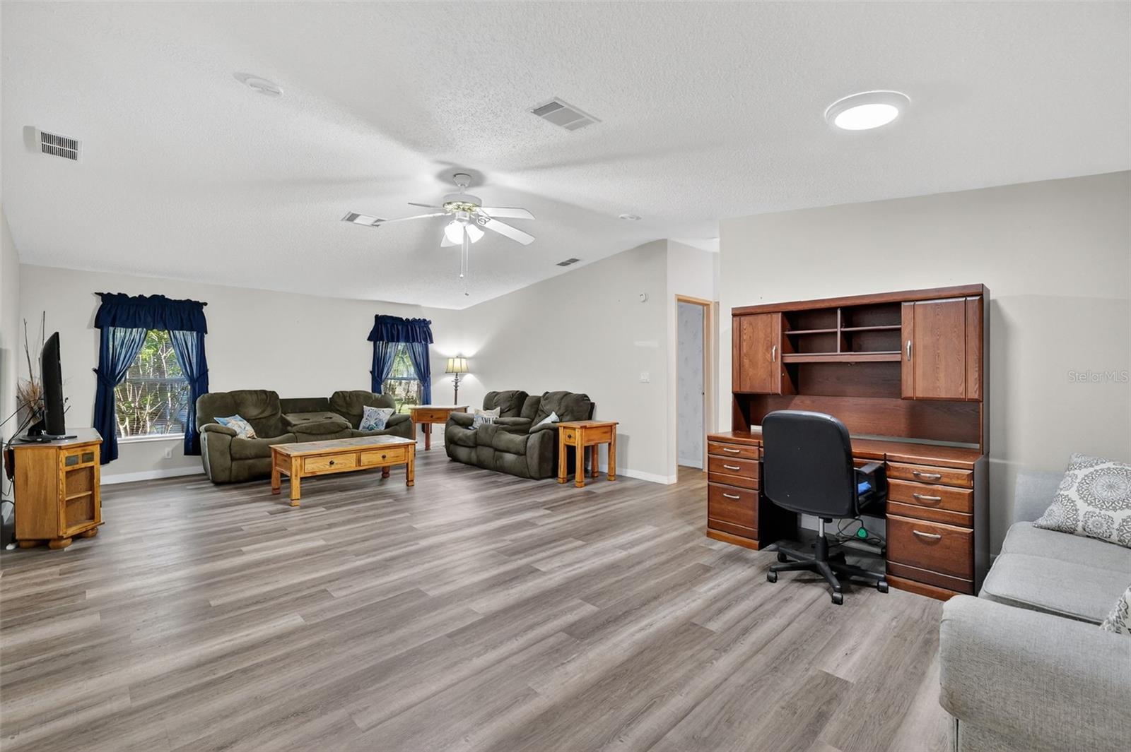 Image 4 of 34 For 3224 Manatee Road