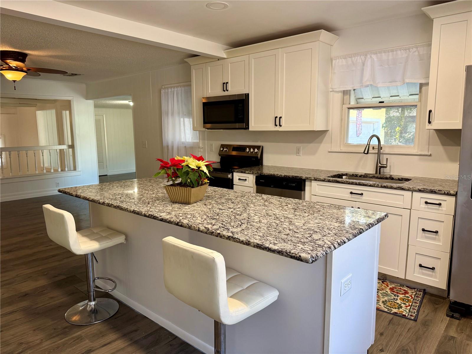 Image 14 of 44 For 708 Mission Drive