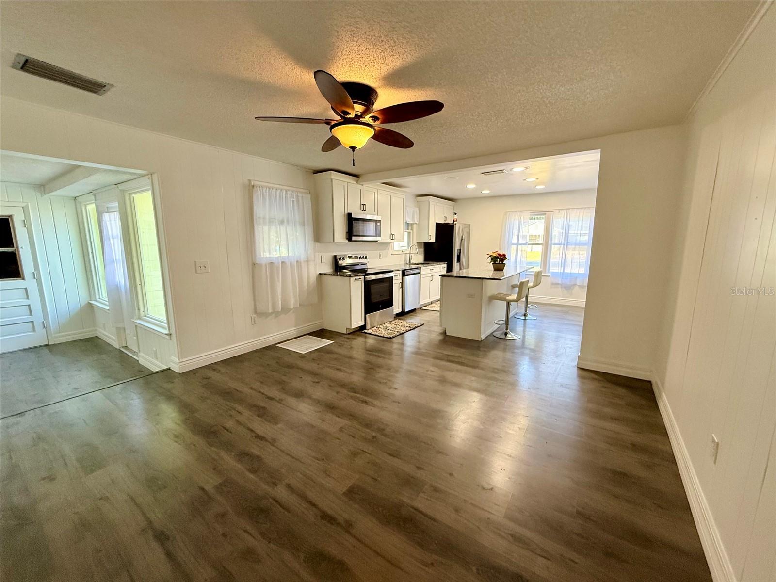 Image 18 of 44 For 708 Mission Drive