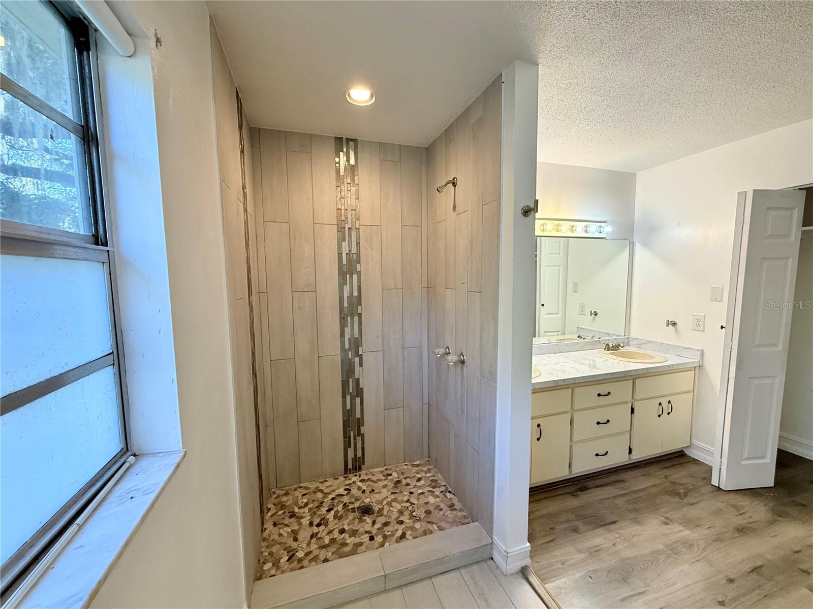 Image 27 of 44 For 708 Mission Drive