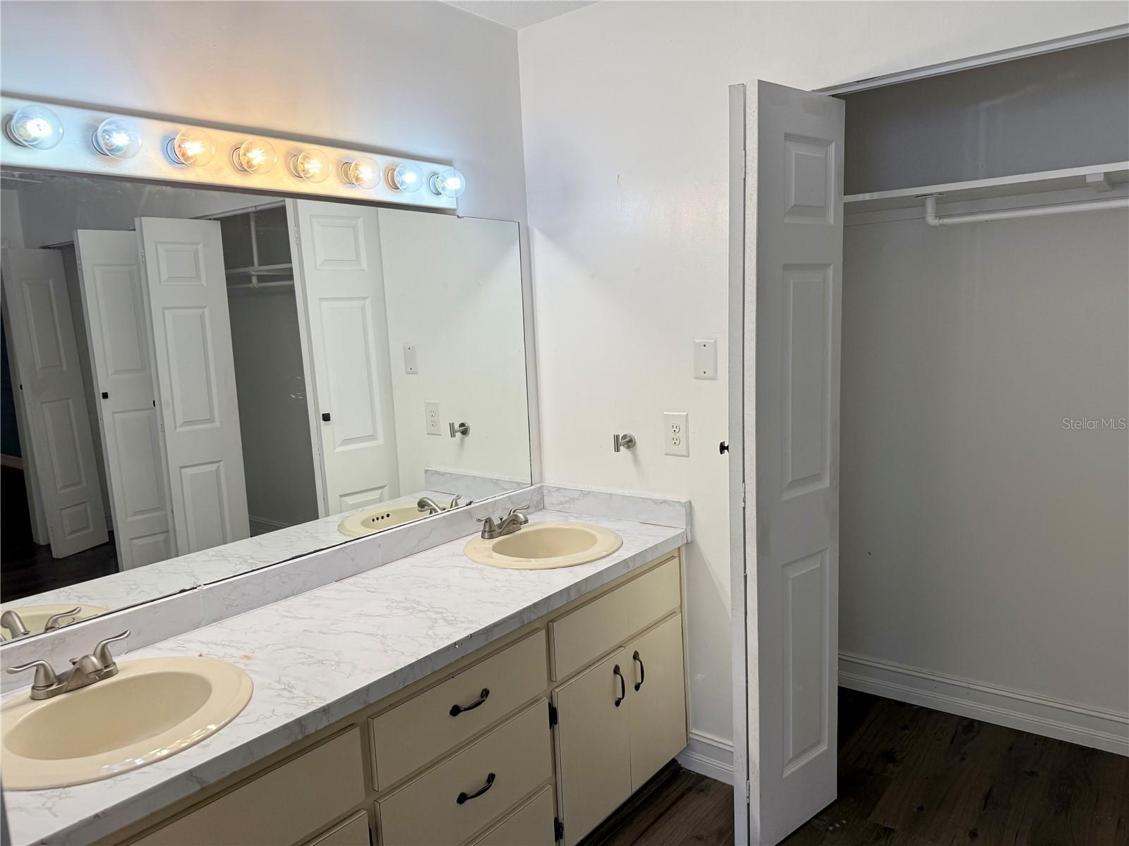 Image 28 of 44 For 708 Mission Drive