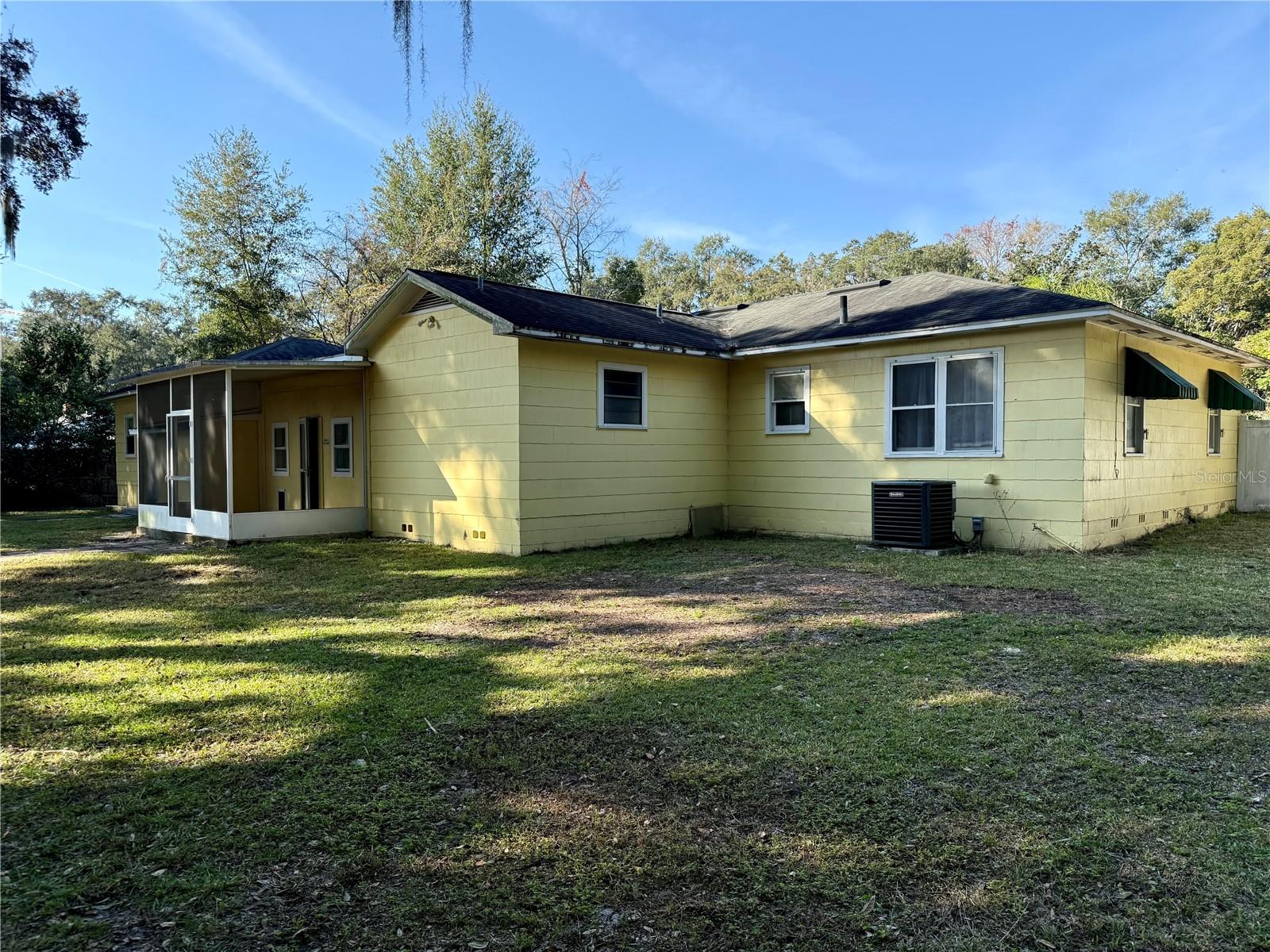 Image 8 of 44 For 708 Mission Drive