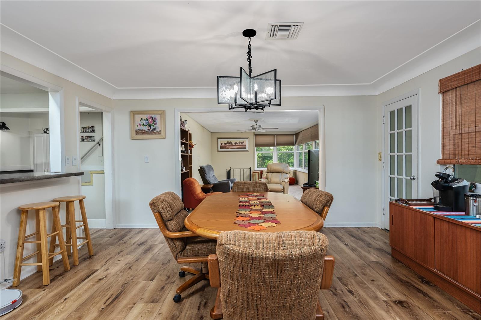 Image 10 of 43 For 1438 Crestview Dr