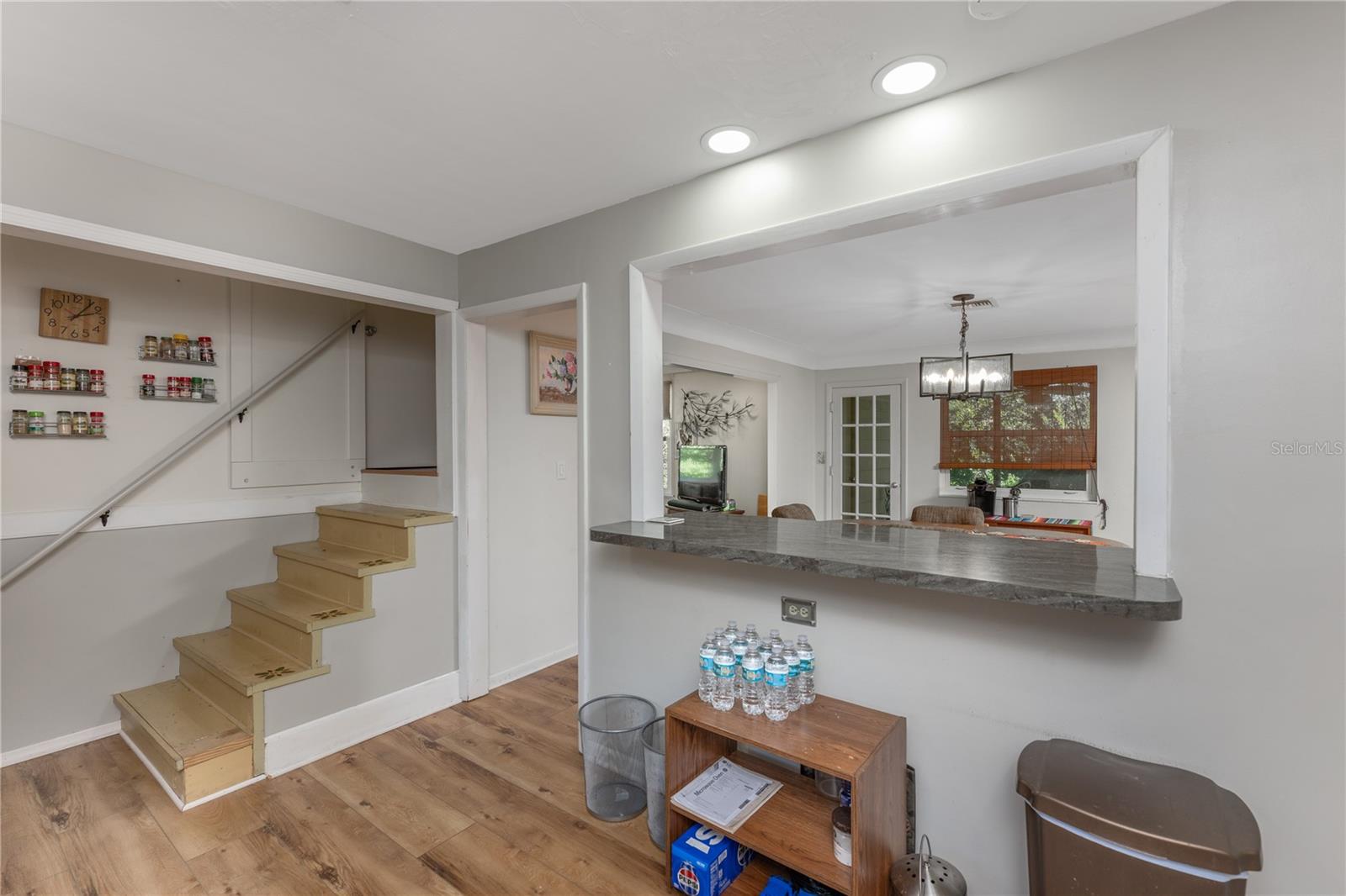 Image 16 of 43 For 1438 Crestview Dr