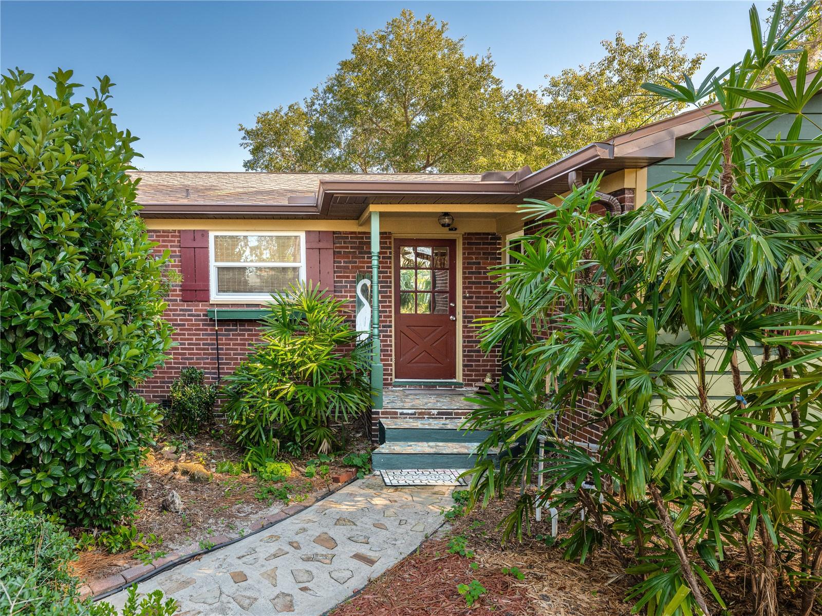 Image 2 of 43 For 1438 Crestview Dr