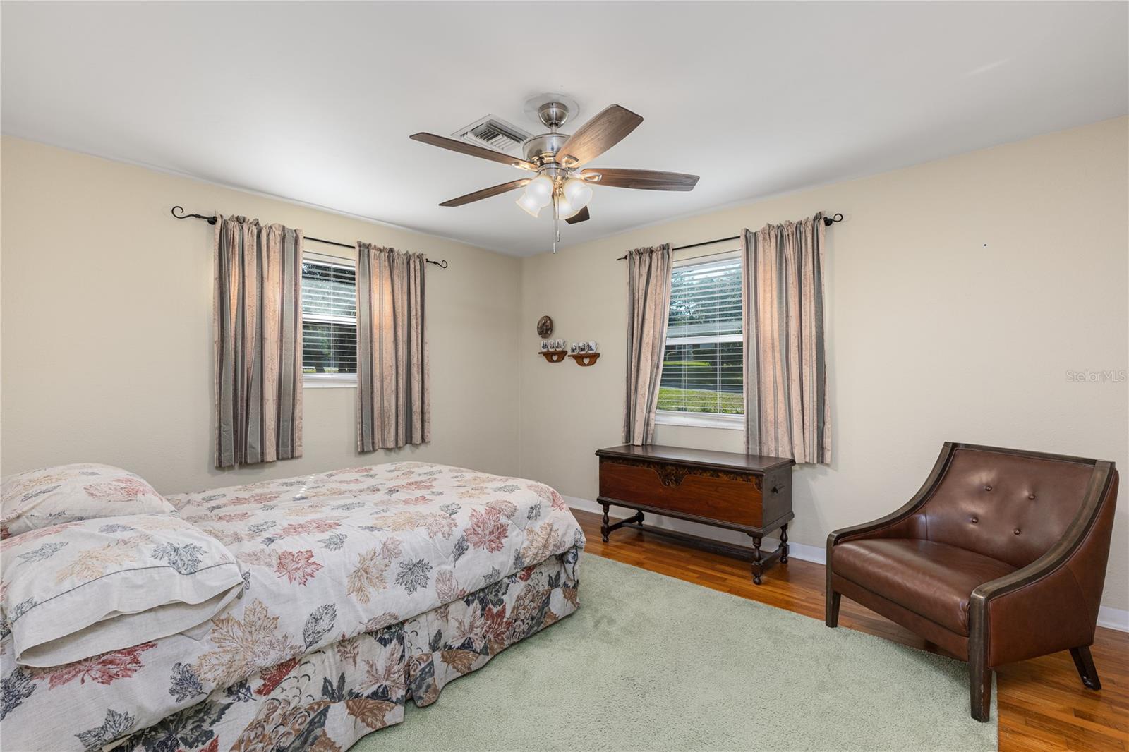 Image 22 of 43 For 1438 Crestview Dr