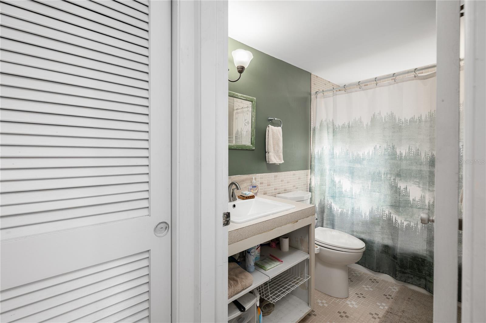 Image 27 of 43 For 1438 Crestview Dr