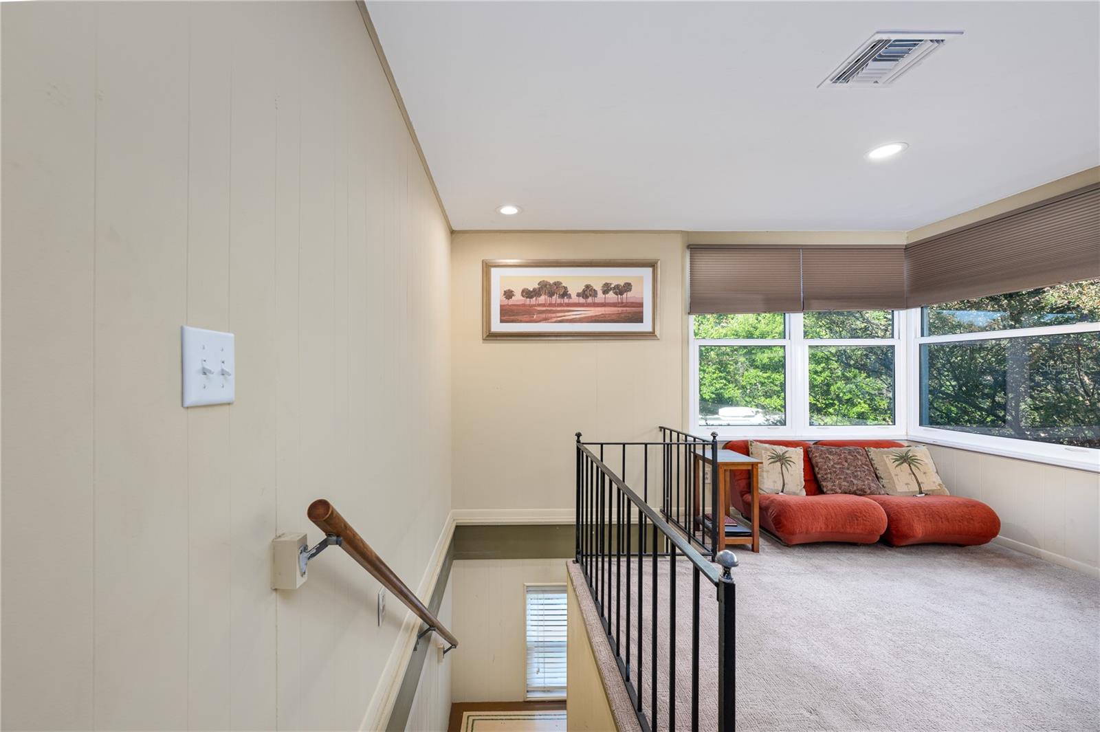 Image 28 of 43 For 1438 Crestview Dr