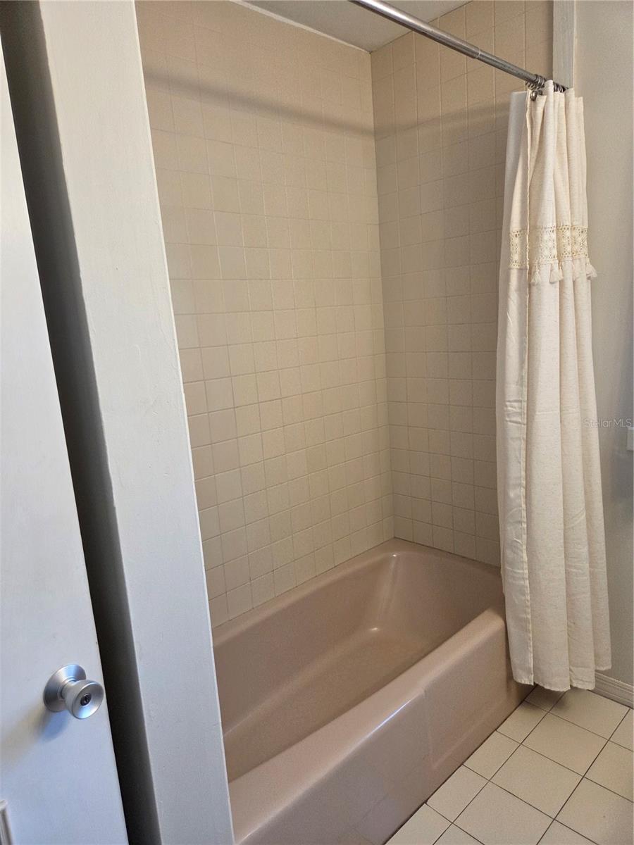 Image 37 of 48 For 3715 Dale Court