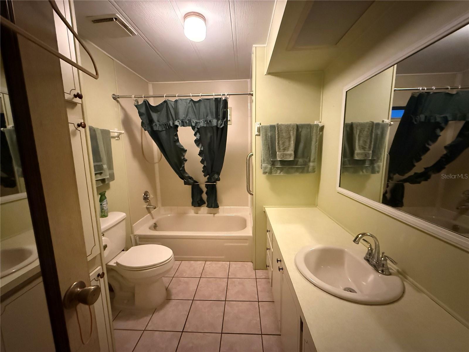 Image 12 of 42 For 2 Grove Trail