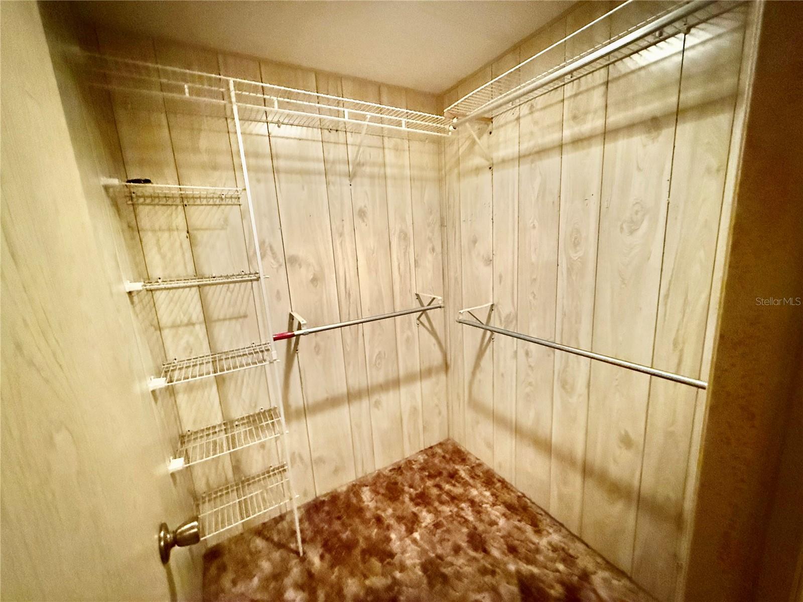 Image 17 of 42 For 2 Grove Trail