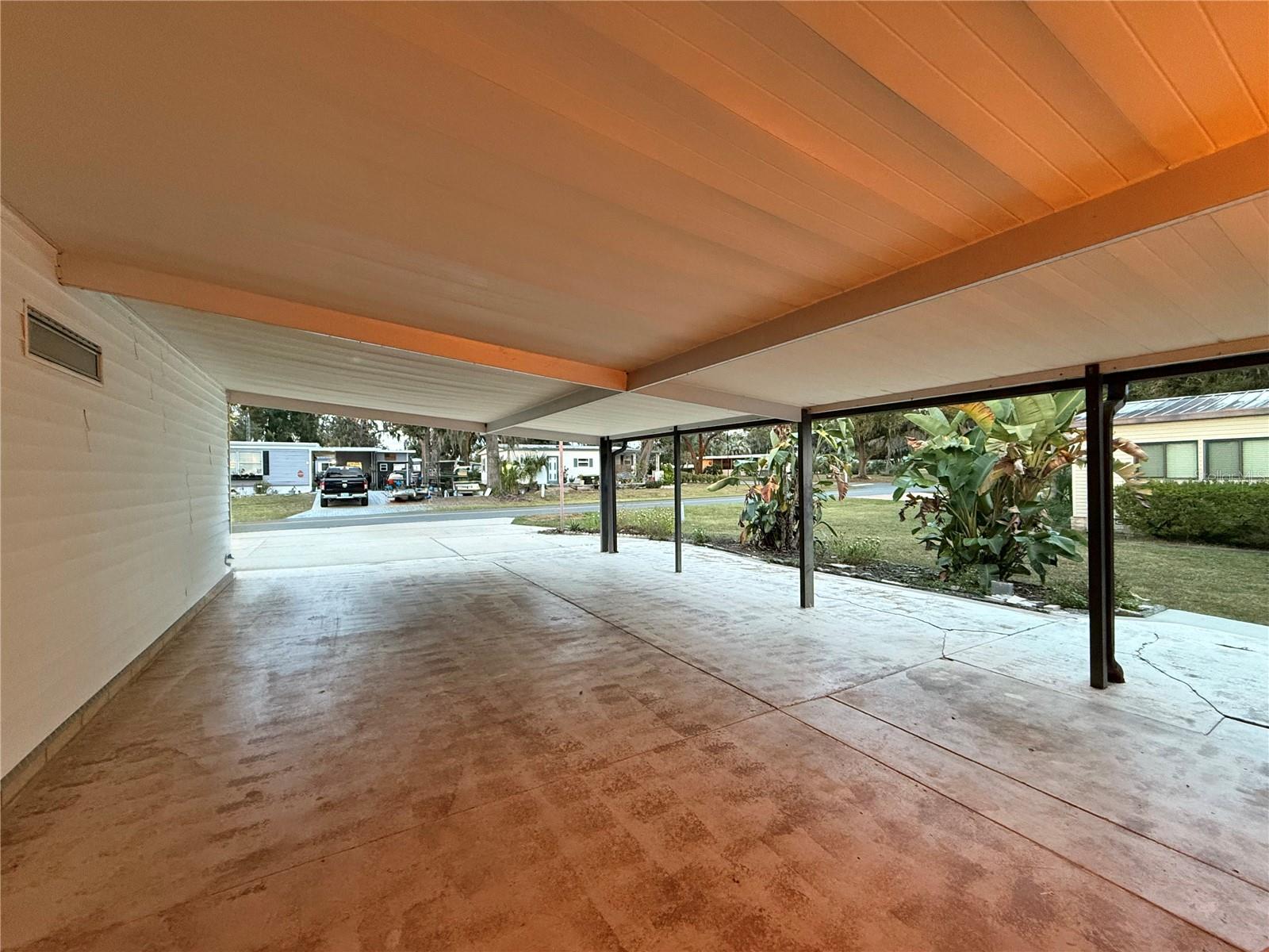 Image 23 of 42 For 2 Grove Trail