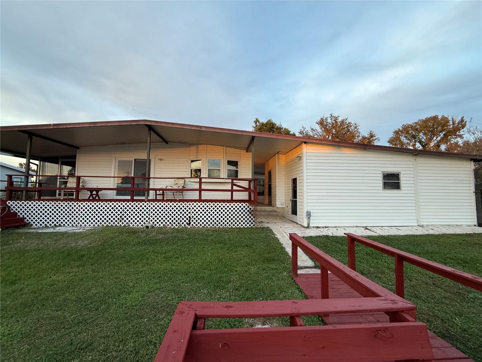 Image 29 of 42 For 2 Grove Trail