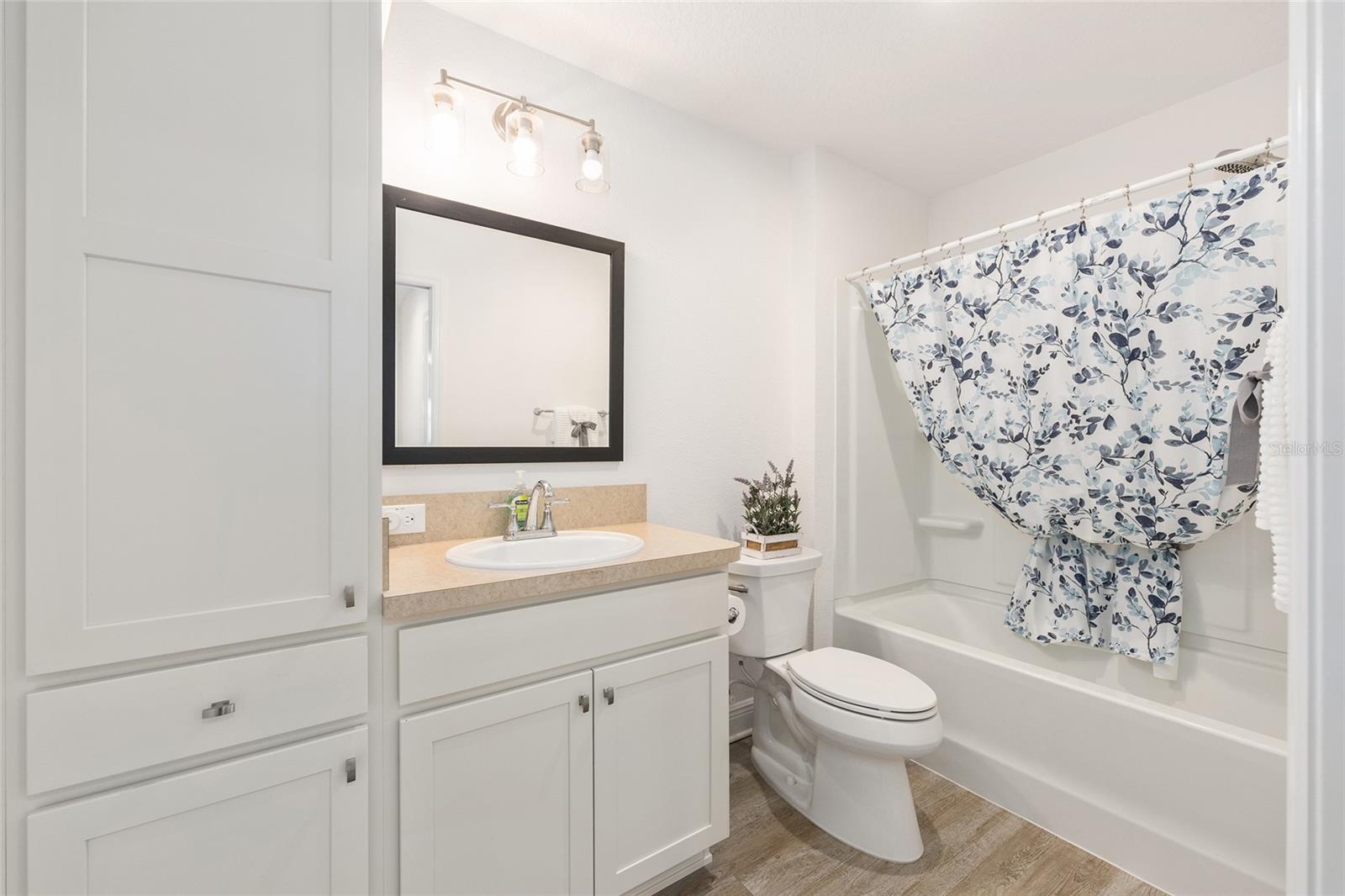 Image 11 of 55 For 1661 Sara Street