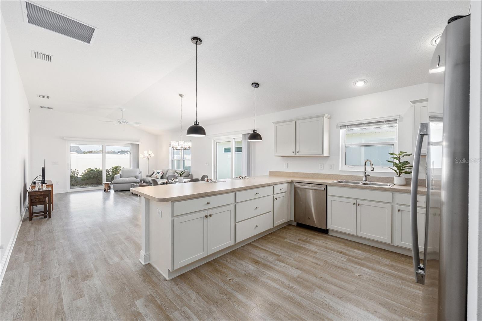 Image 13 of 55 For 1661 Sara Street