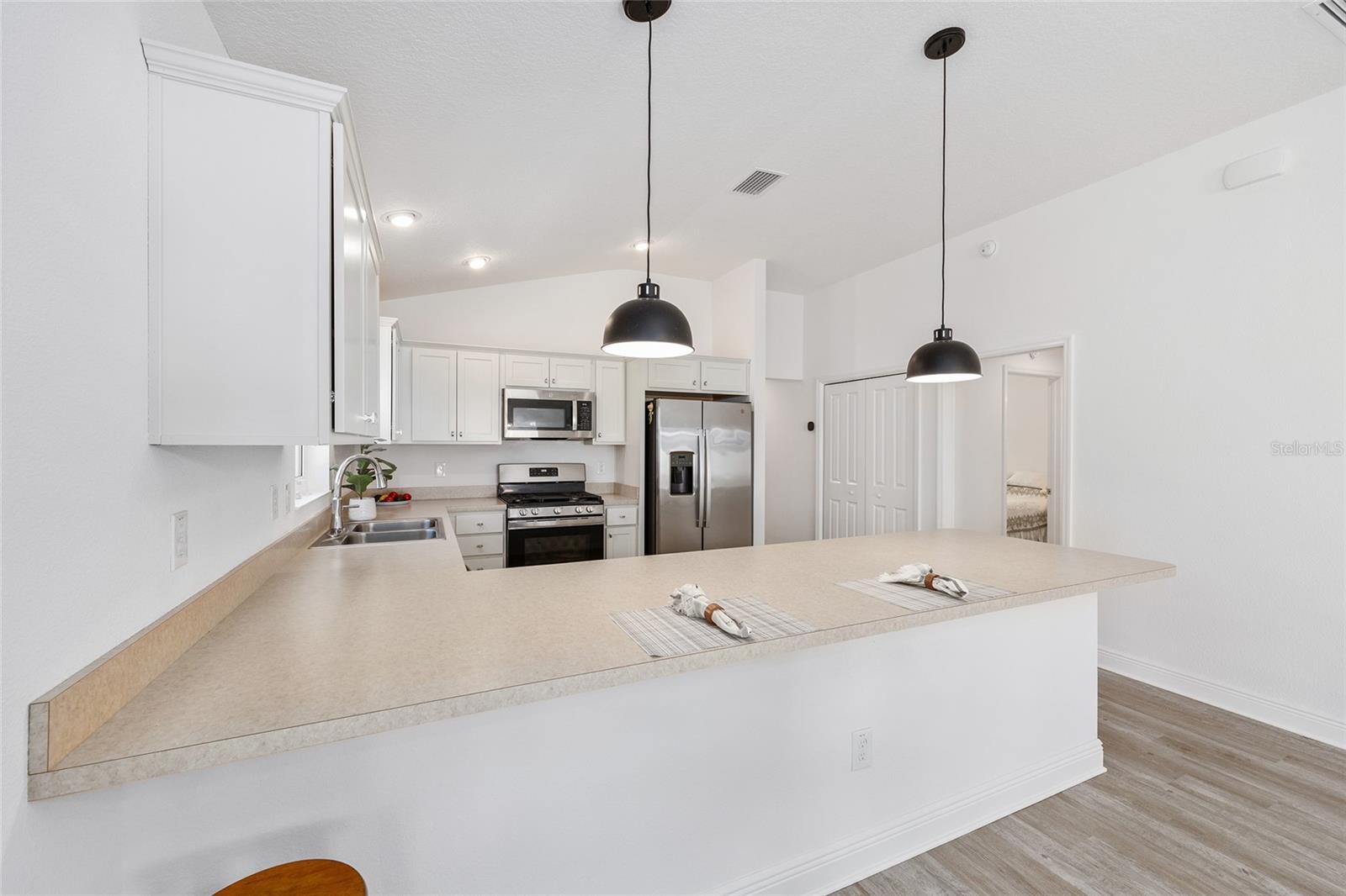 Image 16 of 55 For 1661 Sara Street