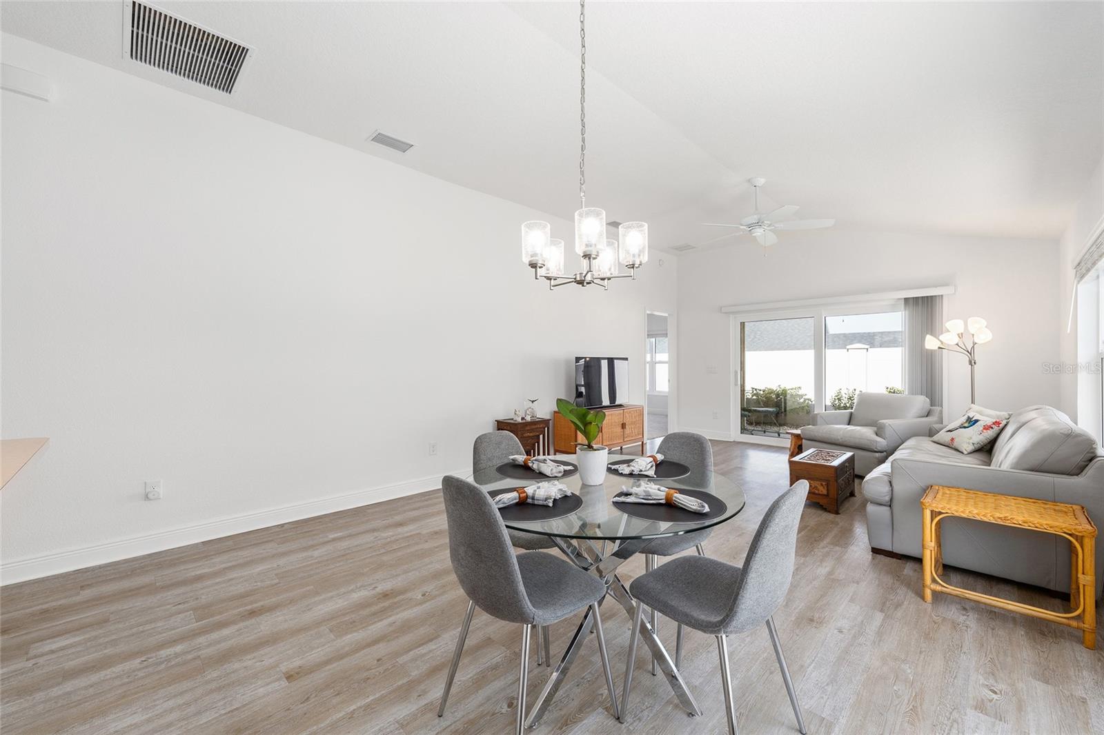 Image 20 of 55 For 1661 Sara Street